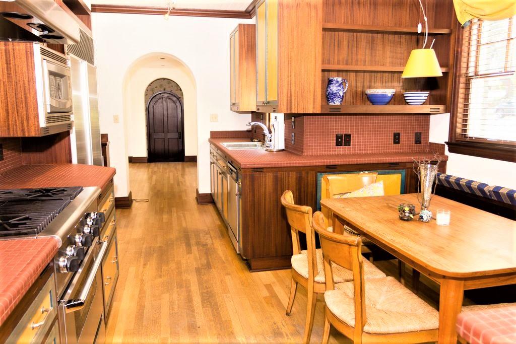 EAST HILL - Residential