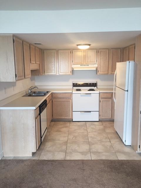 FINISTERRA CONDO - Residential