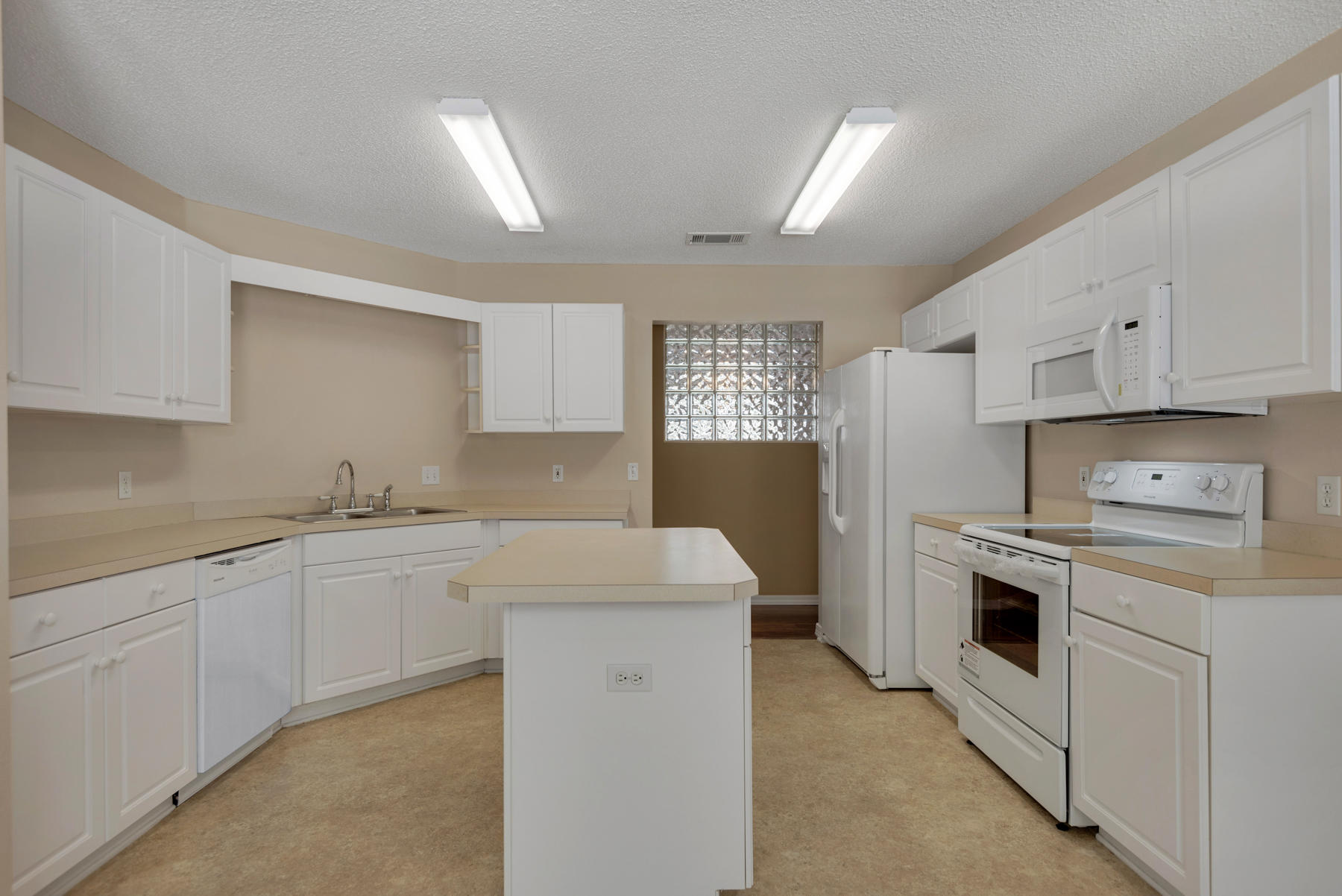 SHADOW OAK S/D - Residential