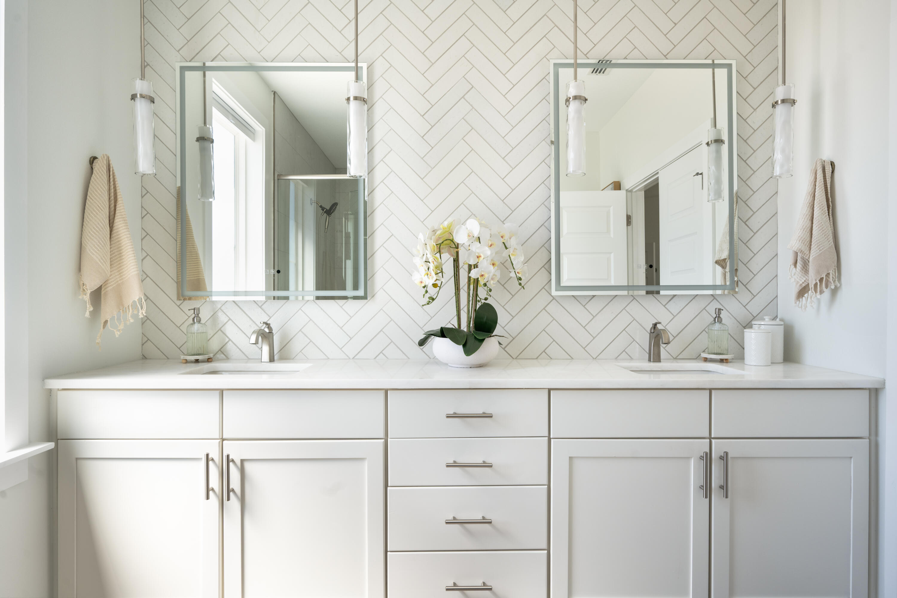 BY THE SEA - Residential