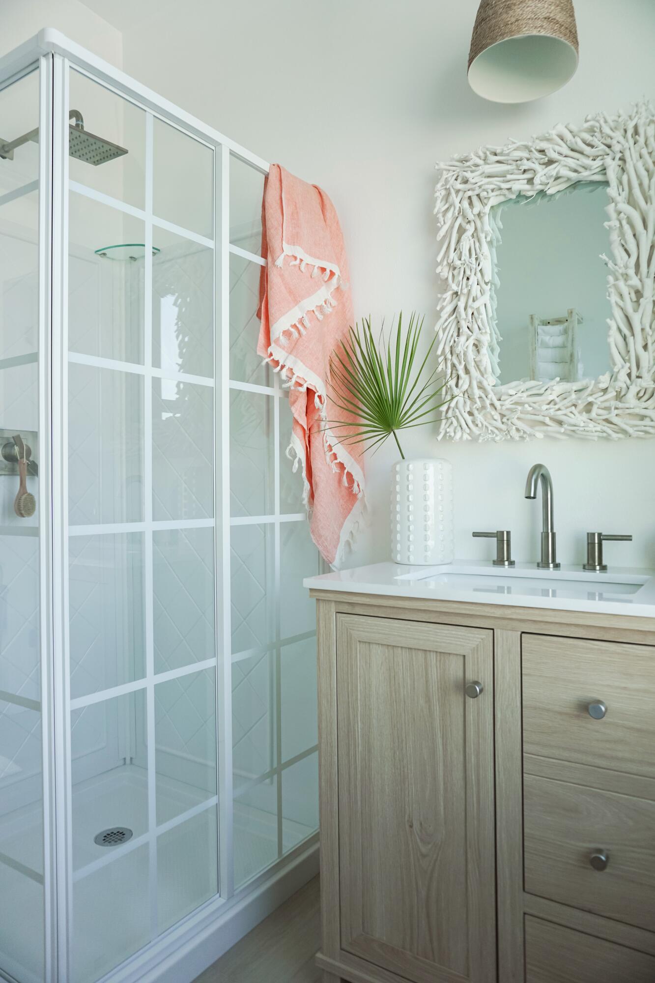 BY THE SEA - Residential