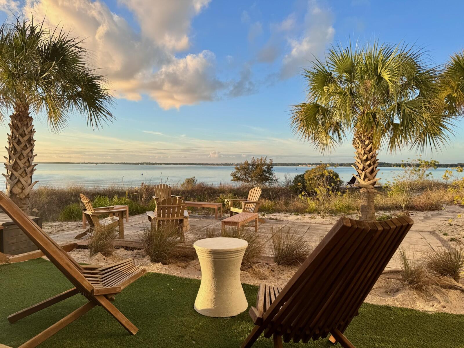 BY THE SEA - Residential