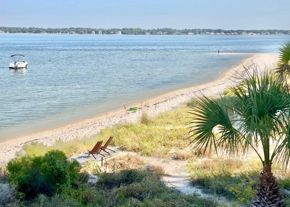 BY THE SEA - Residential