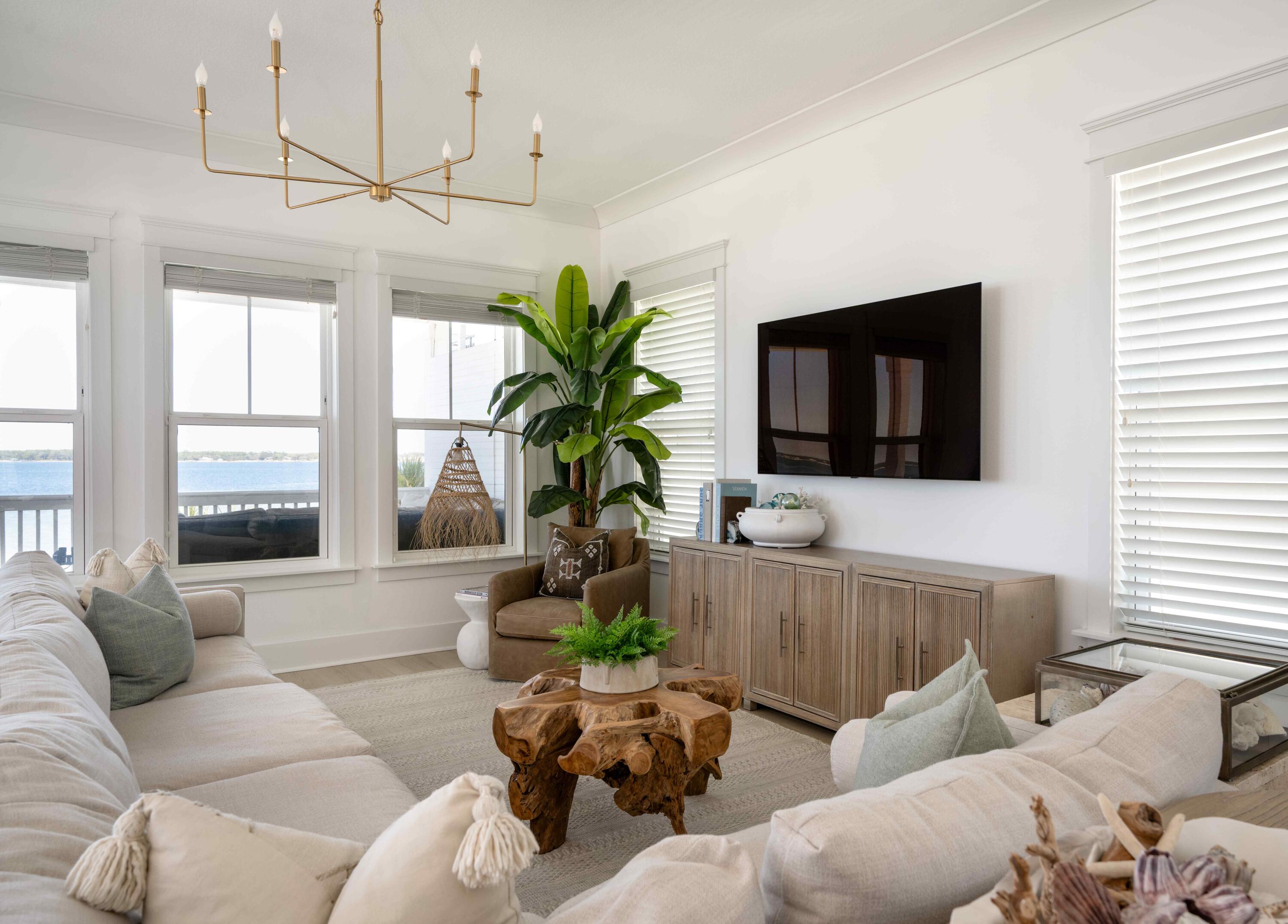 BY THE SEA - Residential