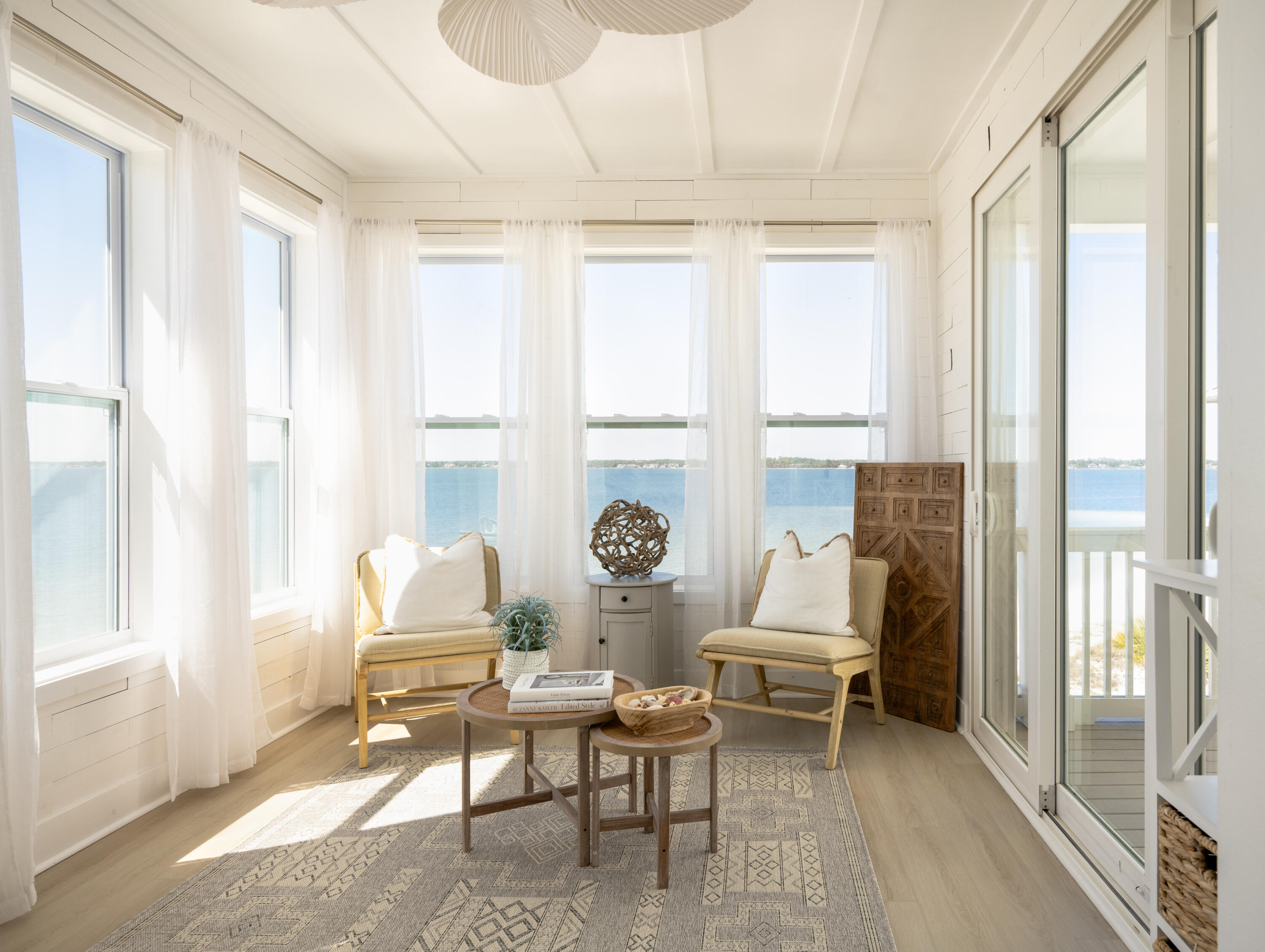 BY THE SEA - Residential