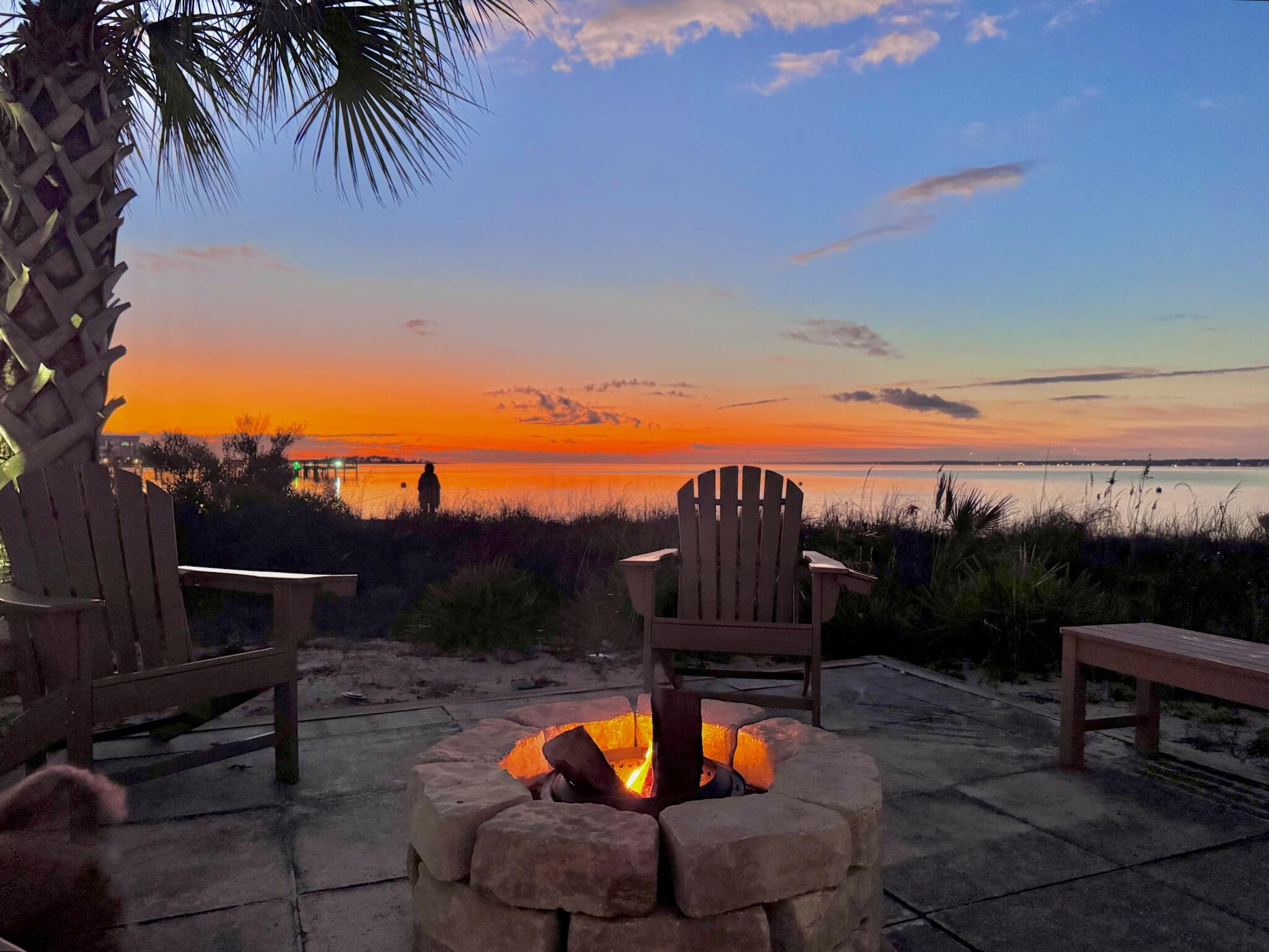 BY THE SEA - Residential