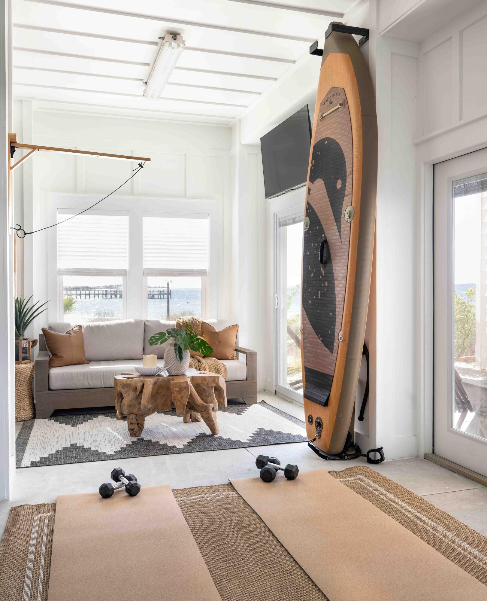 BY THE SEA - Residential