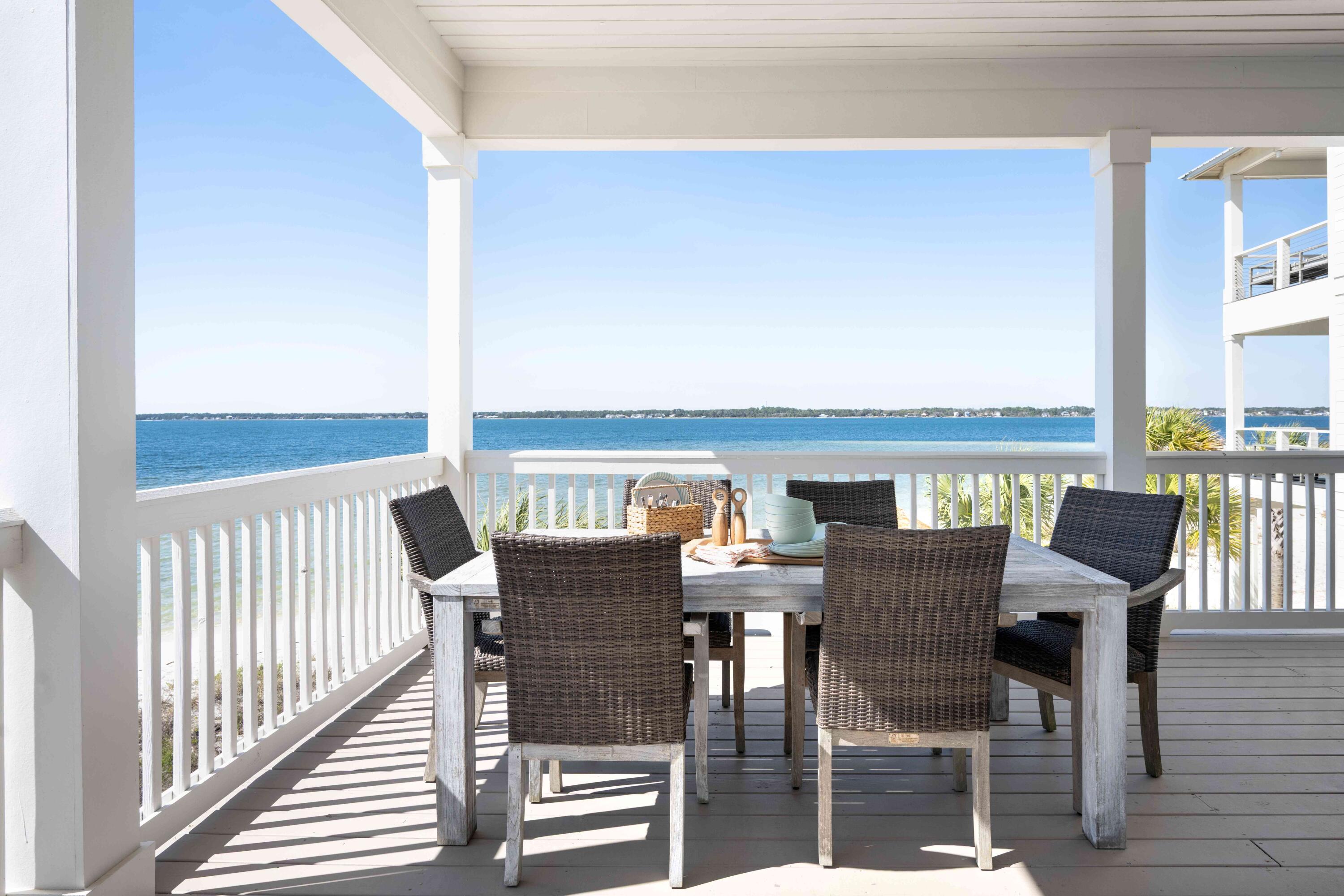 BY THE SEA - Residential