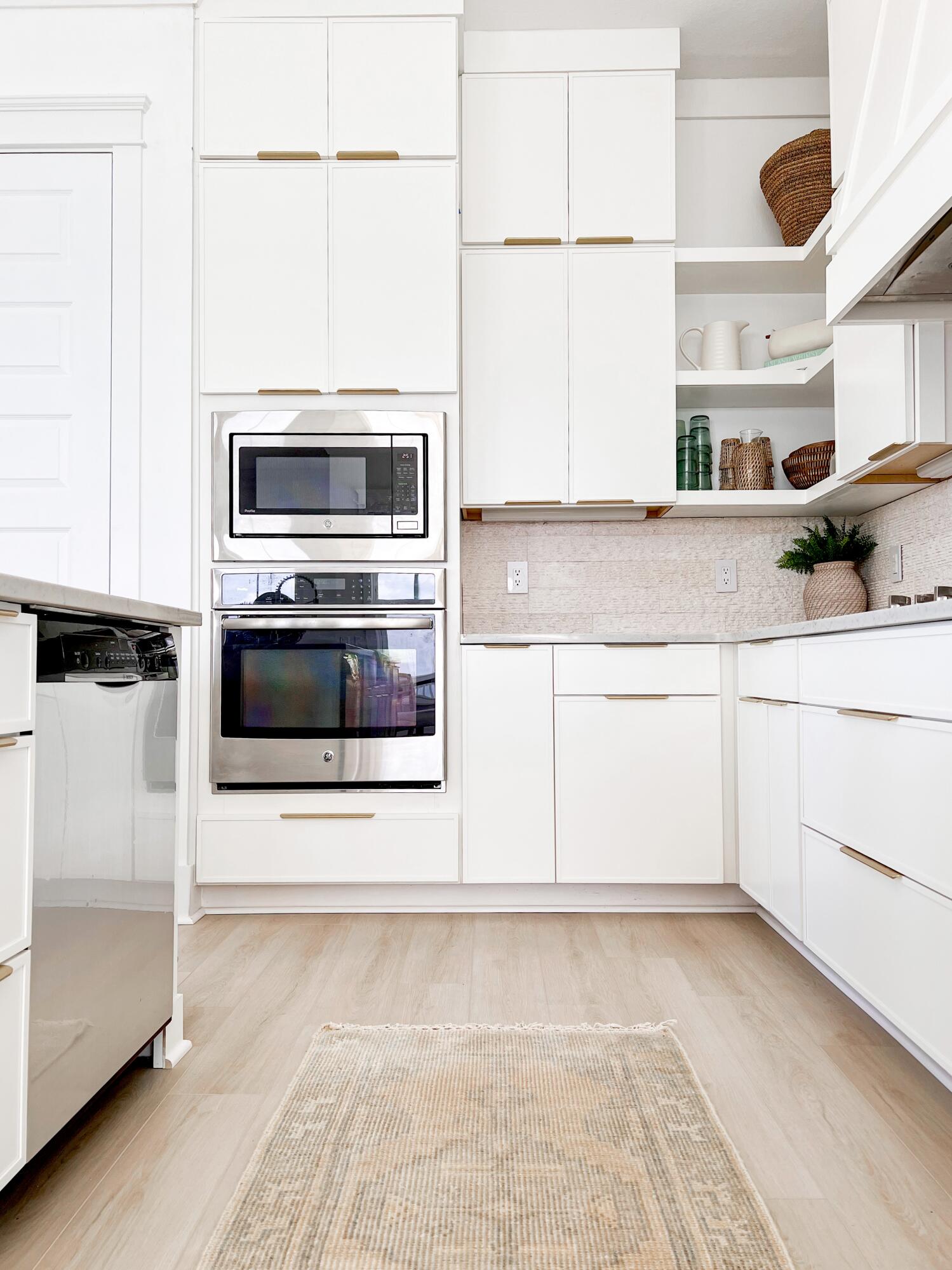 BY THE SEA - Residential