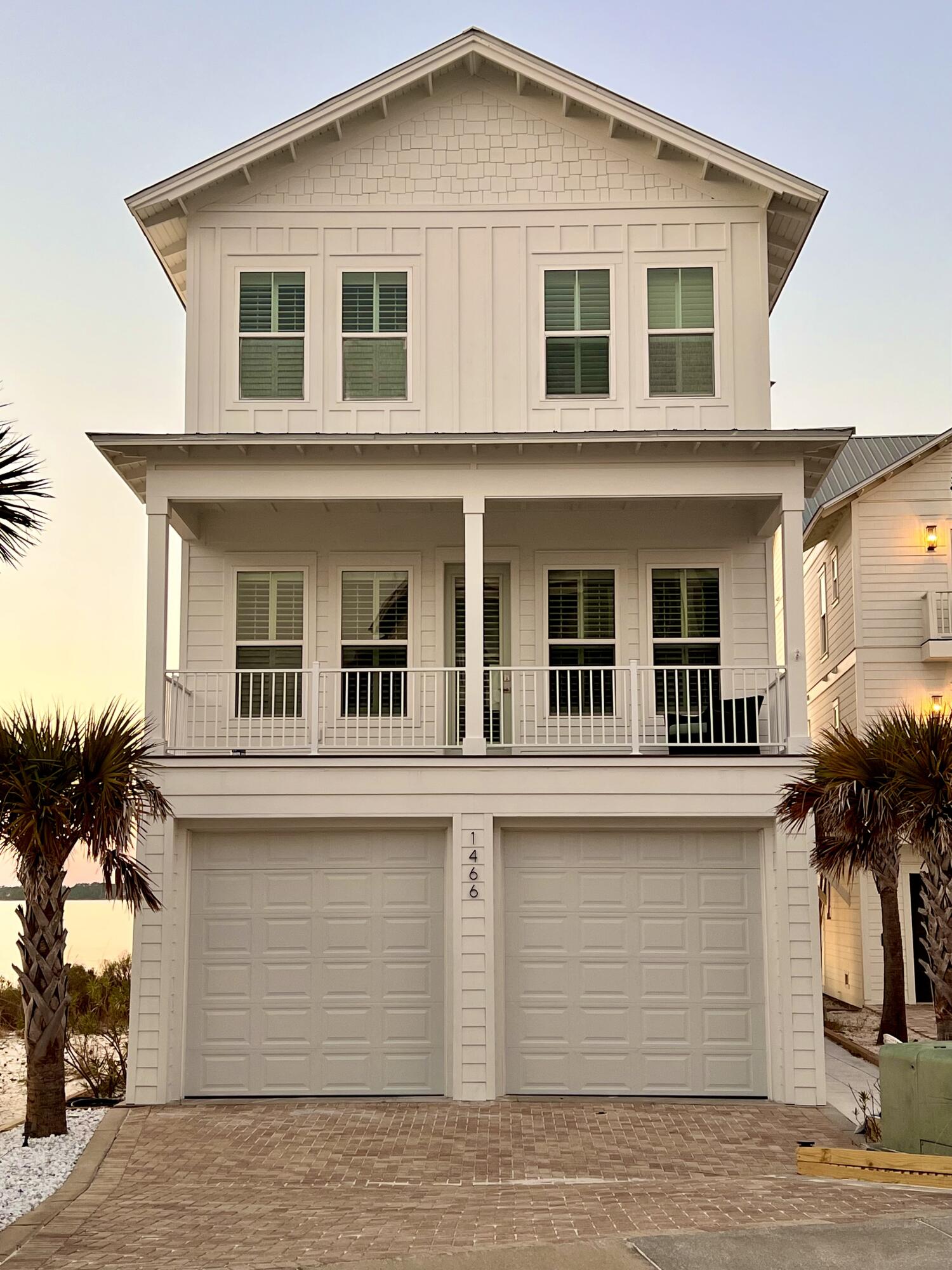 BY THE SEA - Residential