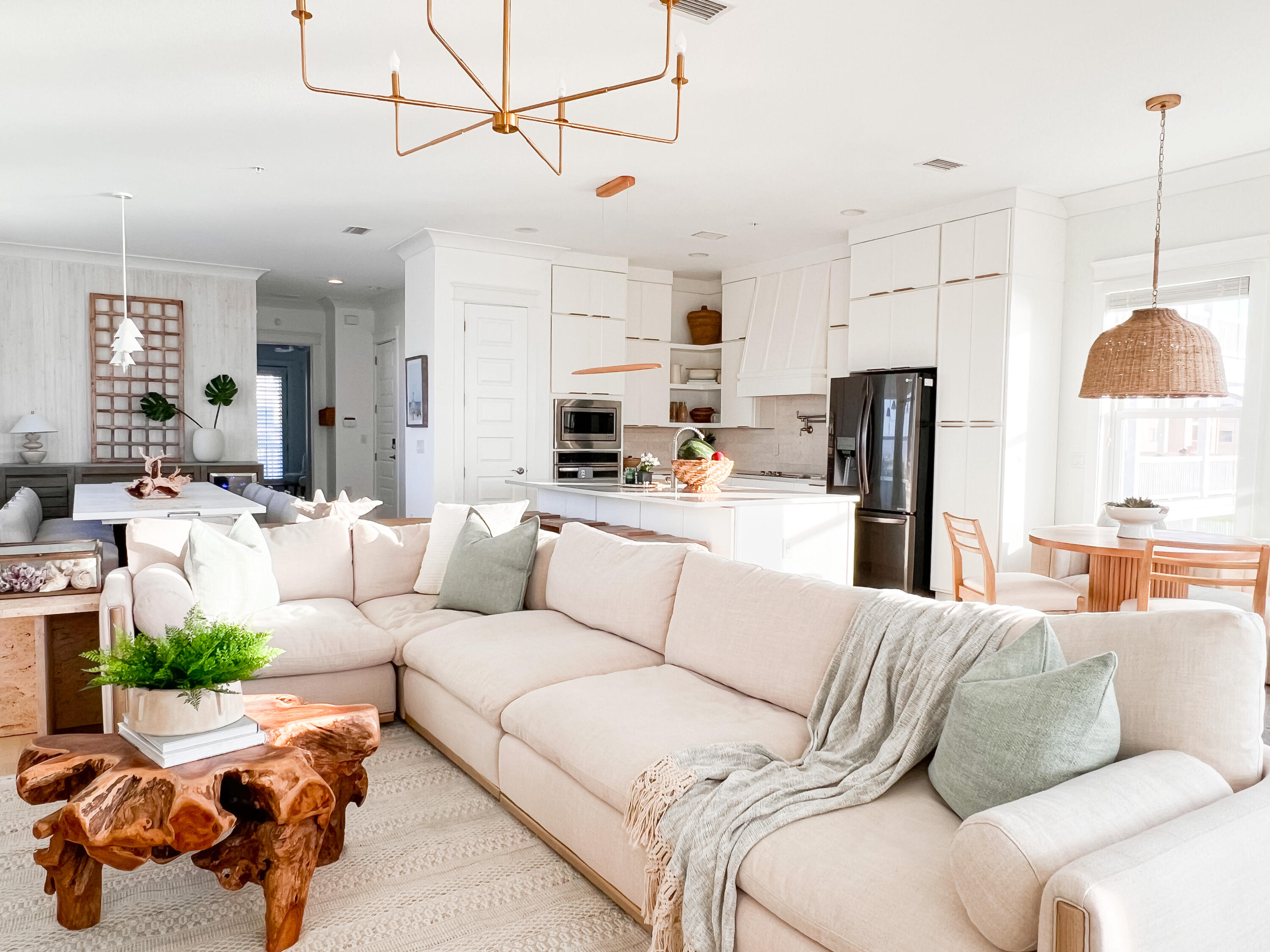 BY THE SEA - Residential