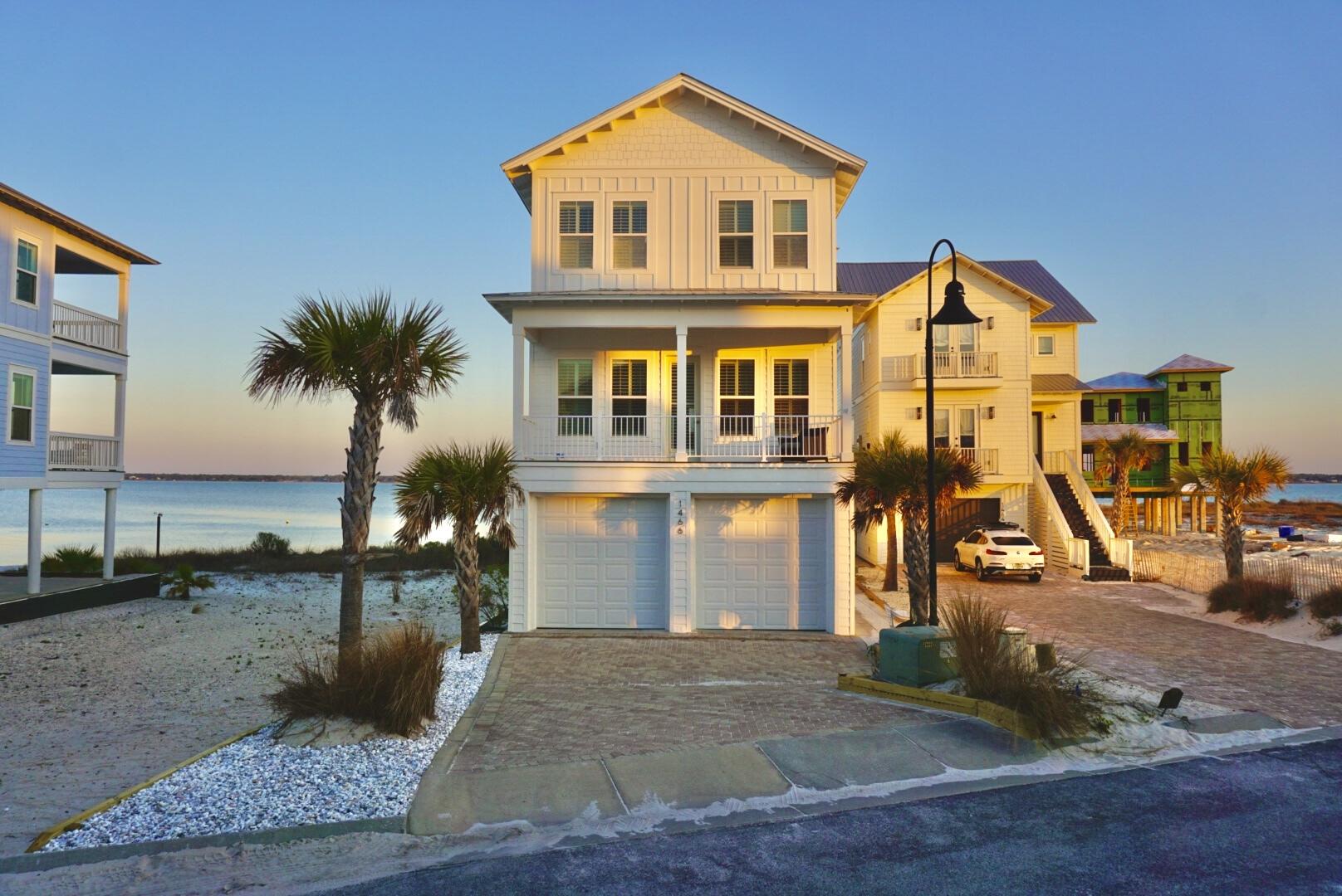 BY THE SEA - Residential