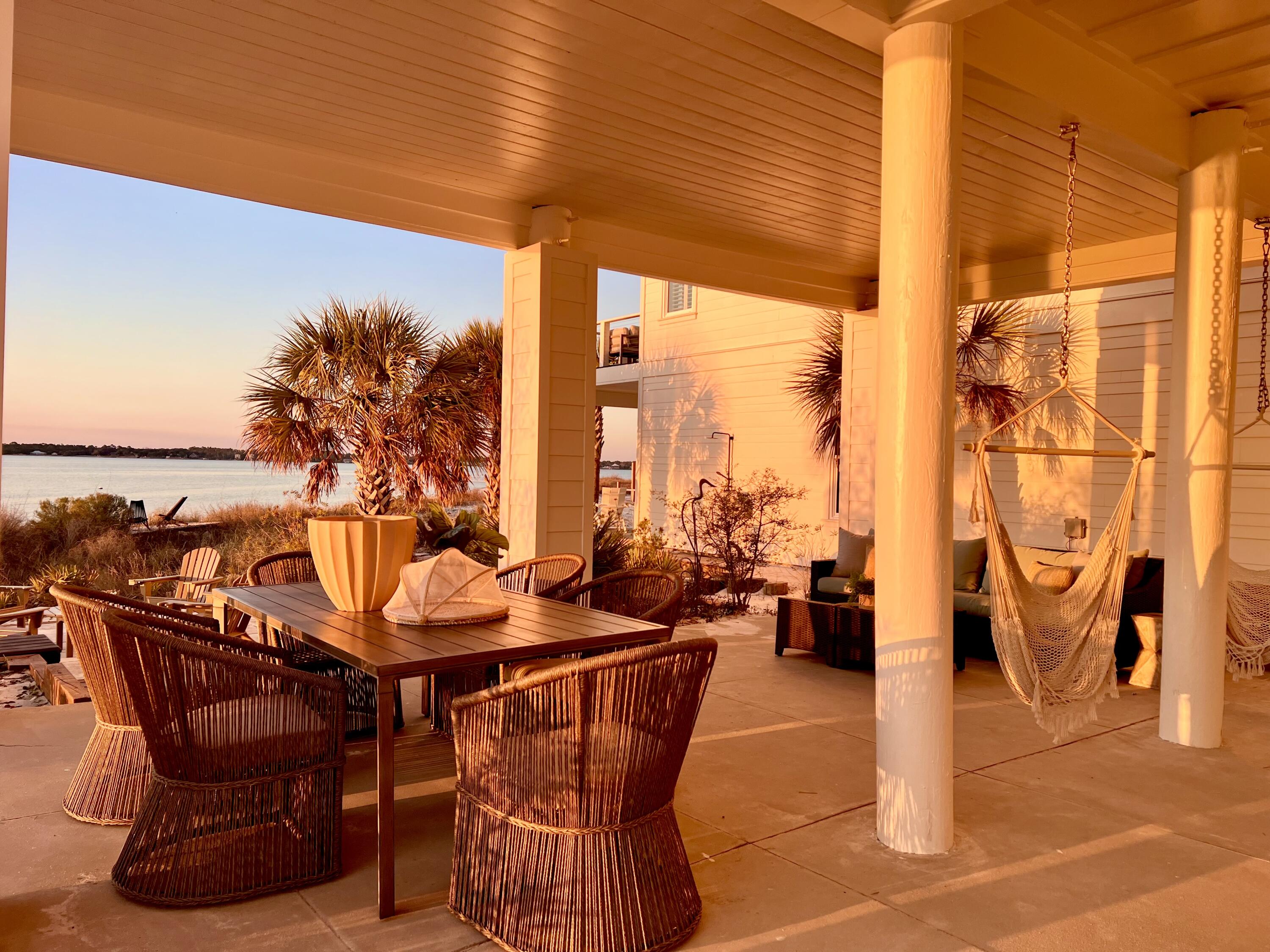 BY THE SEA - Residential