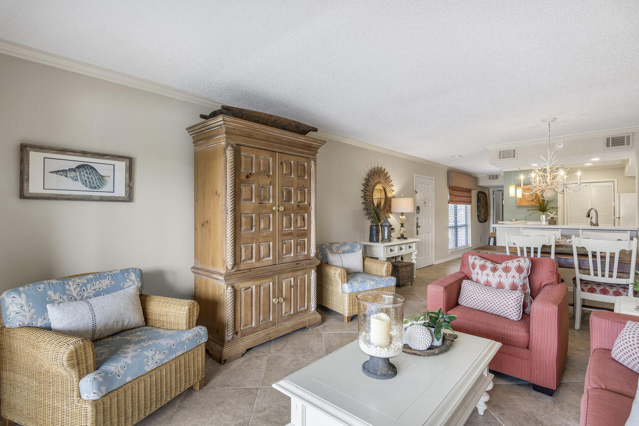 HARBOUR POINT CONDO - Residential