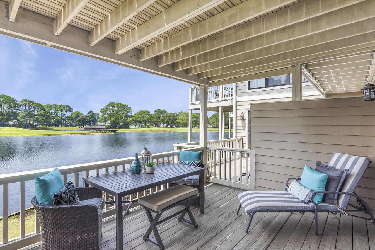 HARBOUR POINT CONDO - Residential