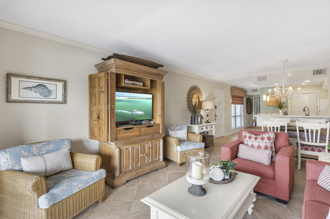 HARBOUR POINT CONDO - Residential