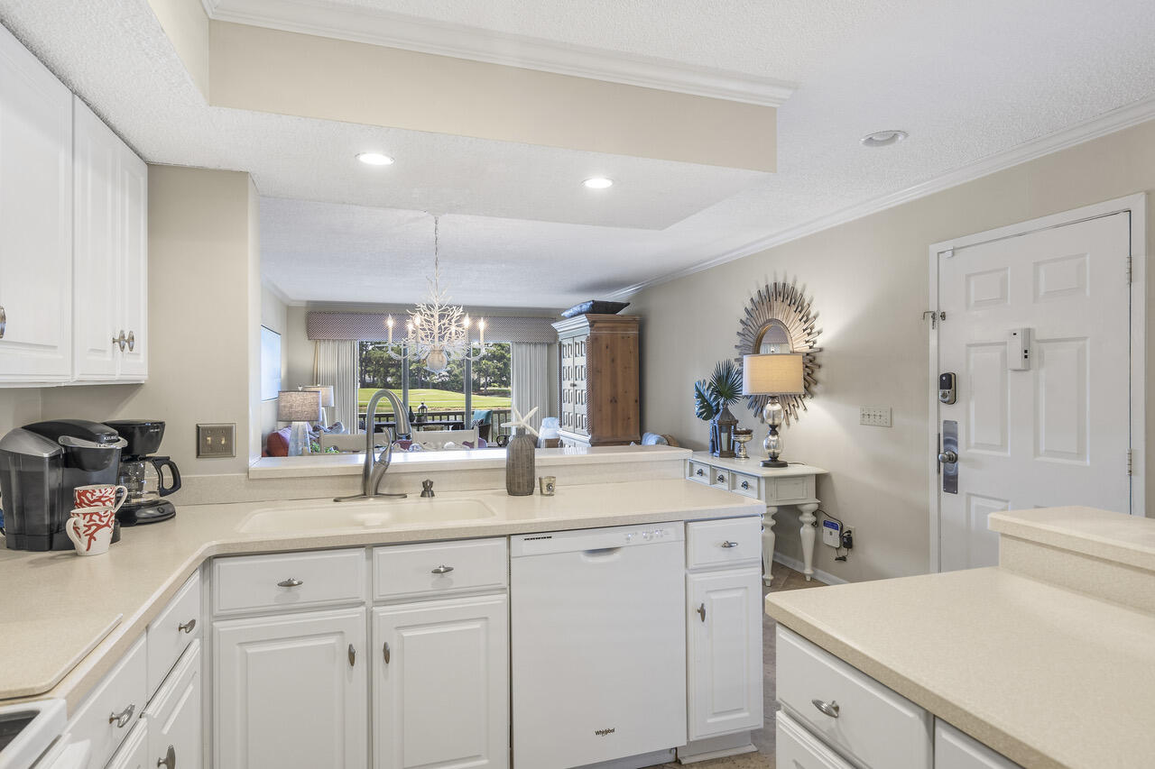 HARBOUR POINT CONDO - Residential