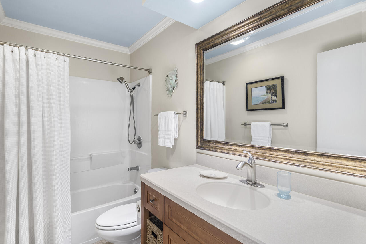 HARBOUR POINT CONDO - Residential