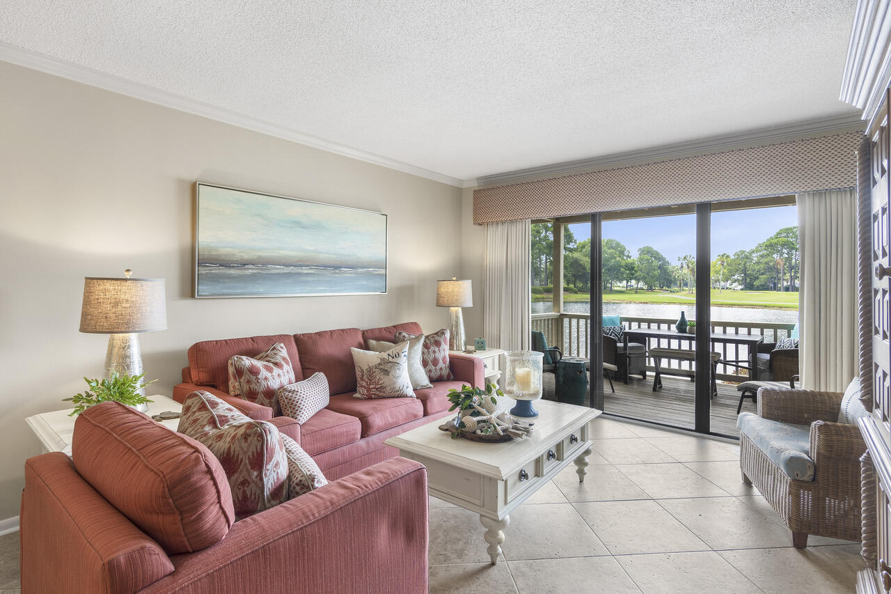 HARBOUR POINT CONDO - Residential