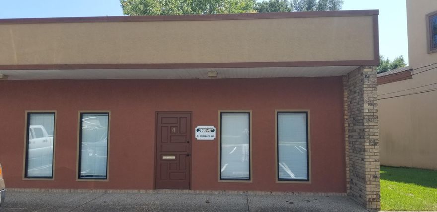 End unit office space with large reception, 1 private office, coffee bar and restroom.  Utilities are tenants responsibility. Monthly CAM is $75 and includes garbage.