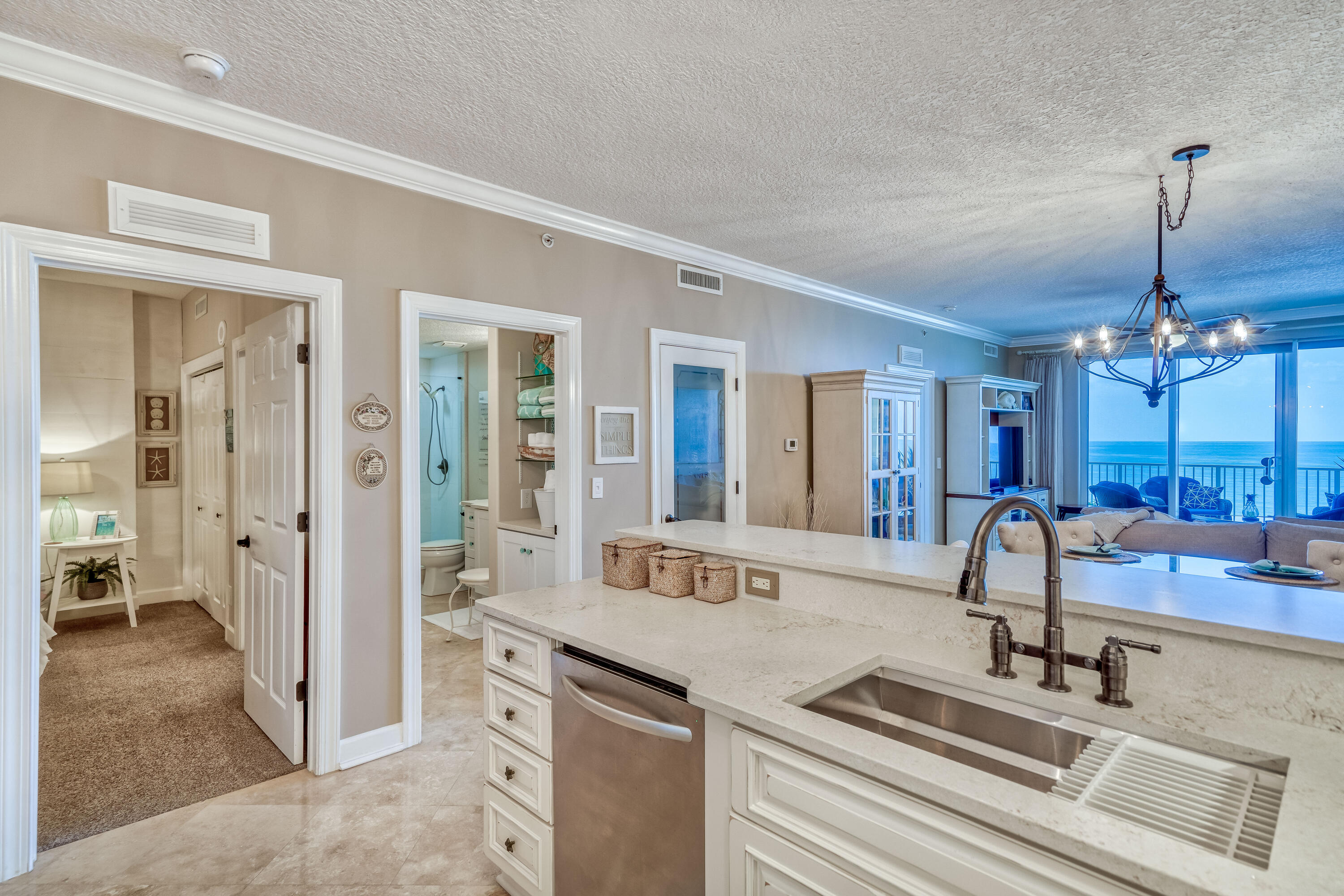 TROPIC WINDS - Residential