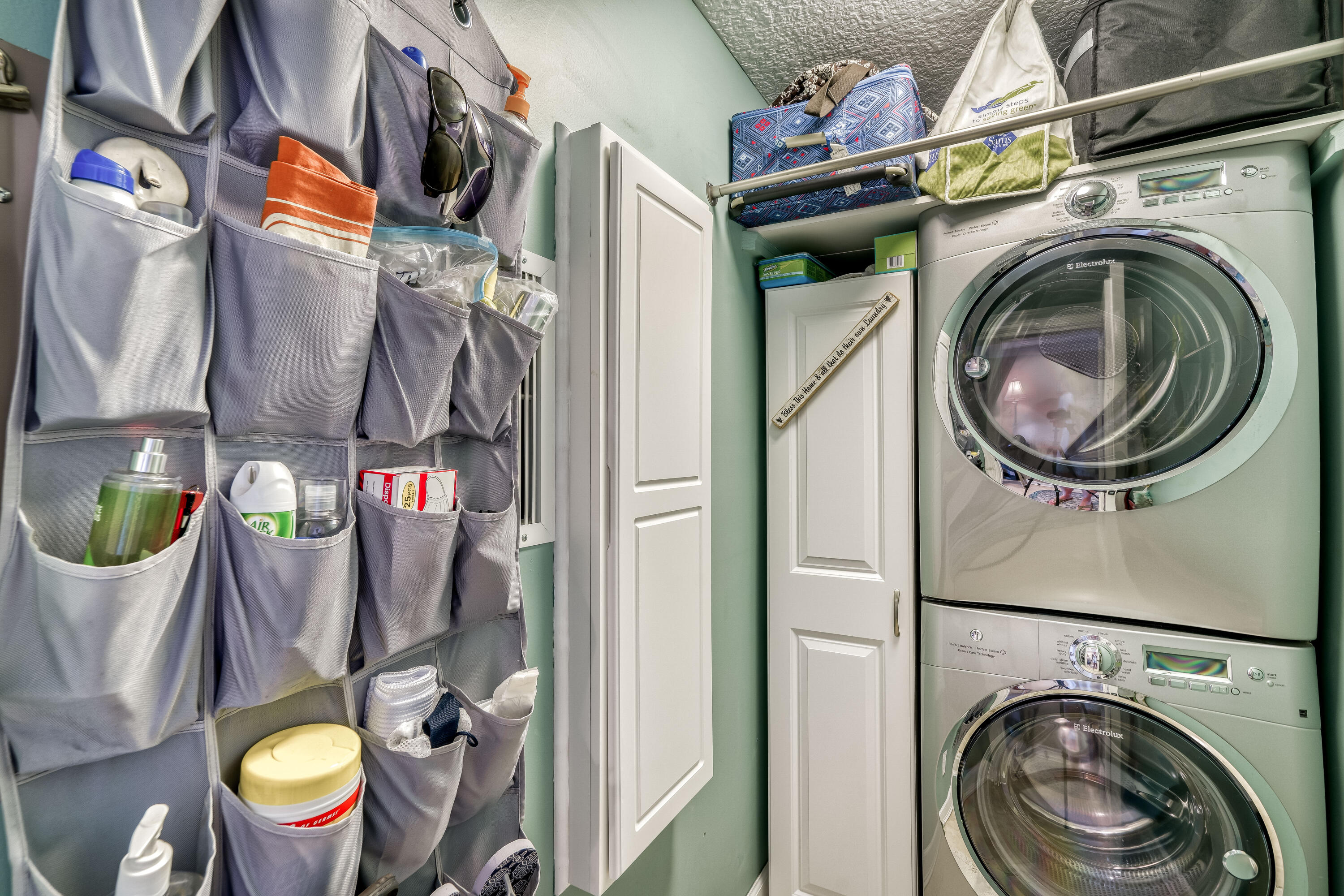 TROPIC WINDS - Residential