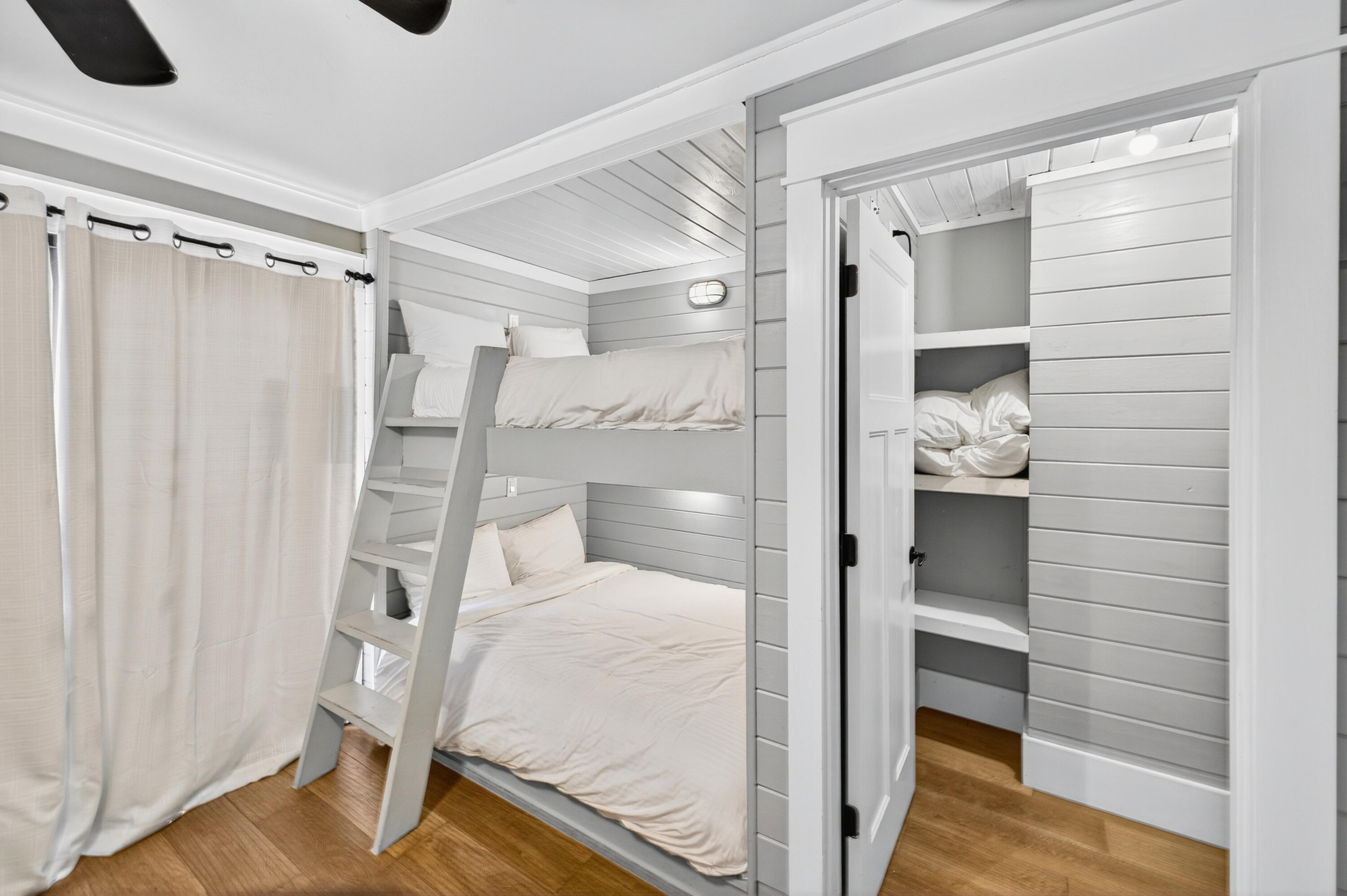 COSTA VISTA T/H - Residential