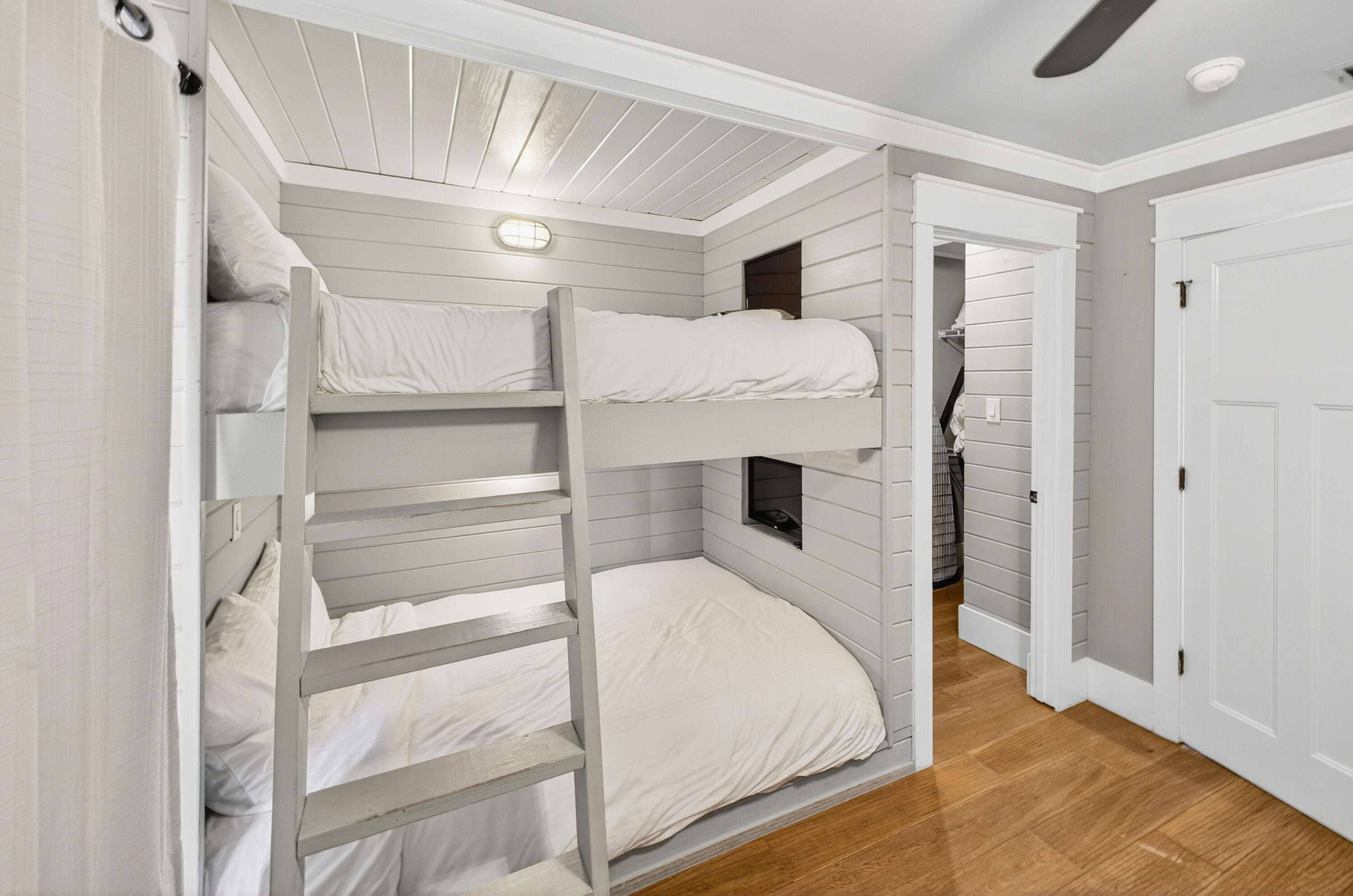 COSTA VISTA T/H - Residential