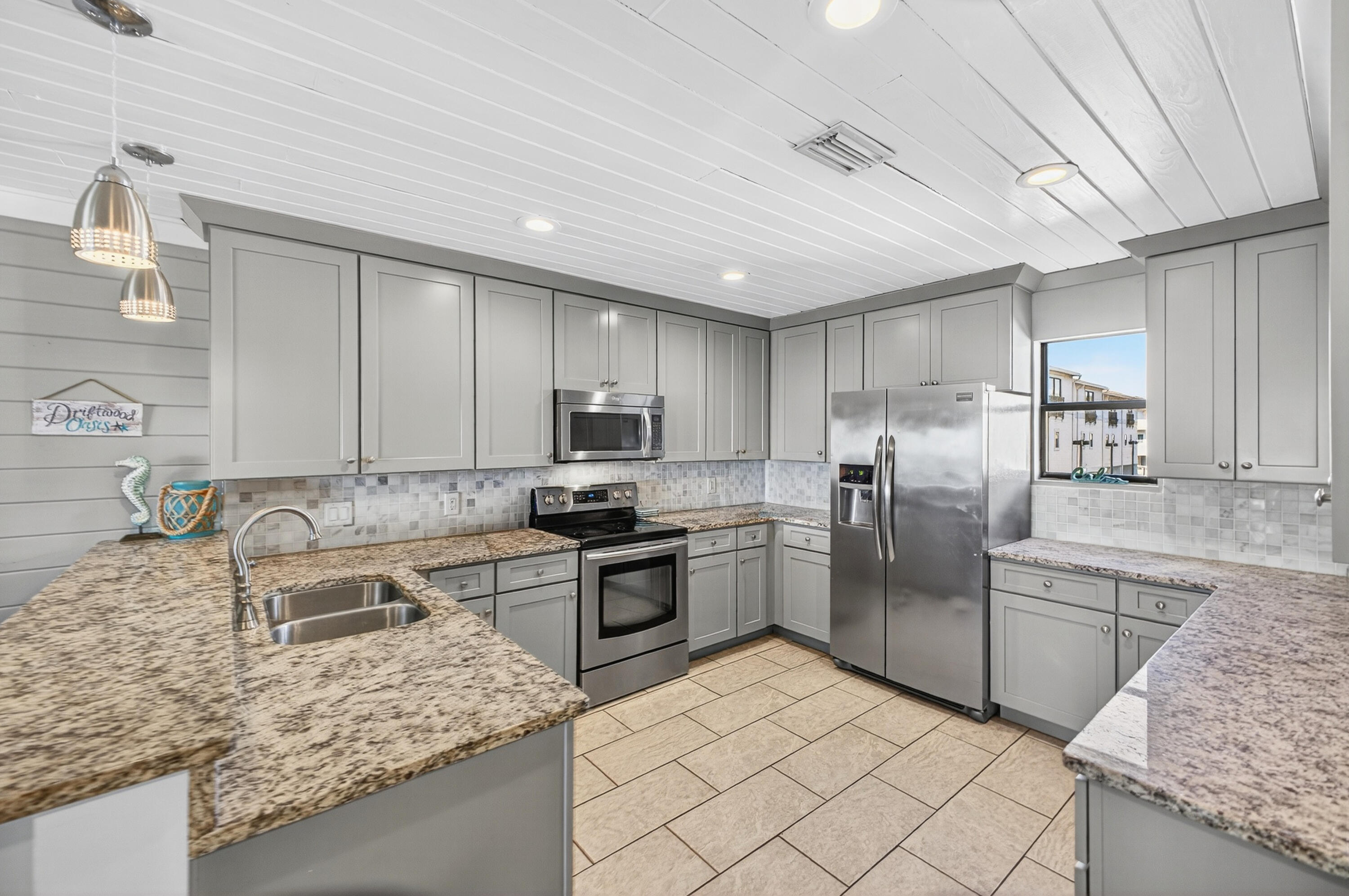 COSTA VISTA T/H - Residential