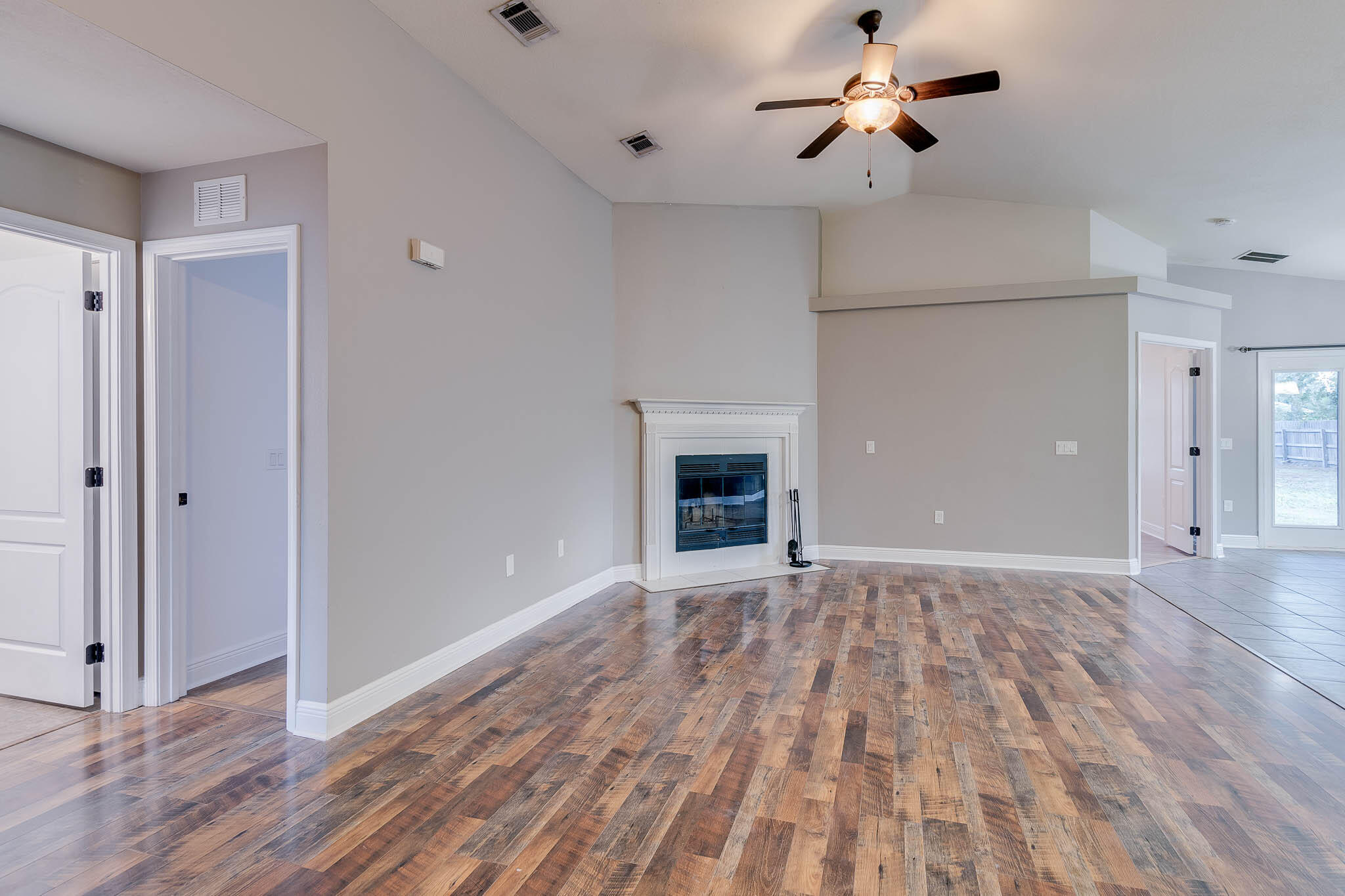NAVARRE S/D 2ND ADDN - Residential