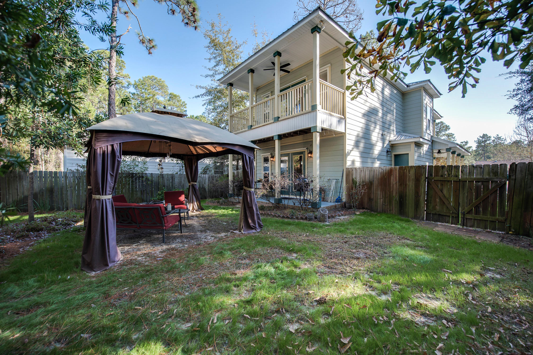 MAGNOLIA BEACH - Residential