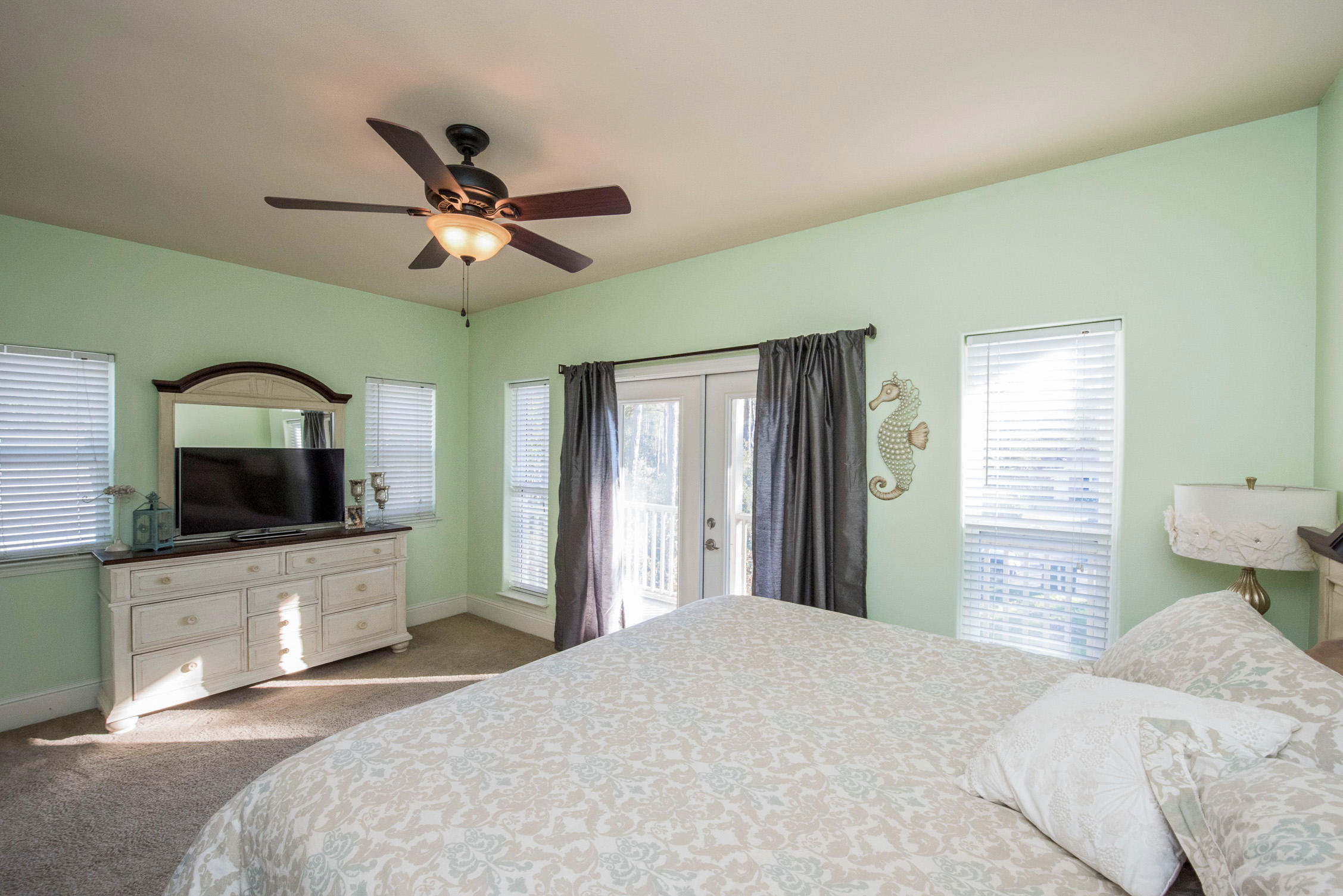 MAGNOLIA BEACH - Residential