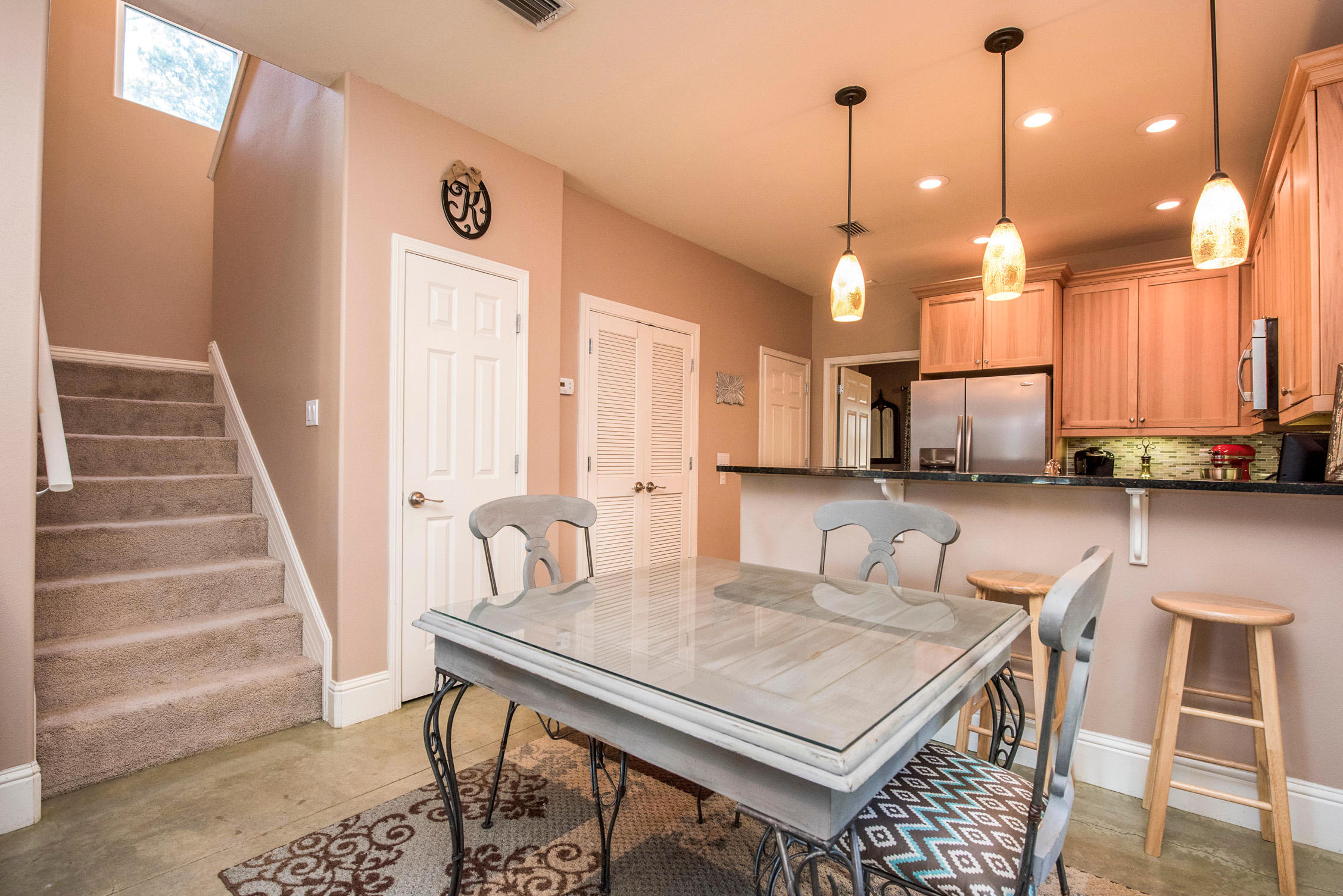 MAGNOLIA BEACH - Residential