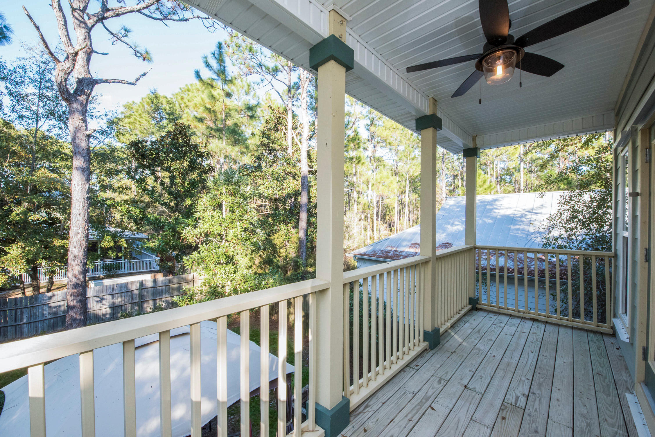 MAGNOLIA BEACH - Residential