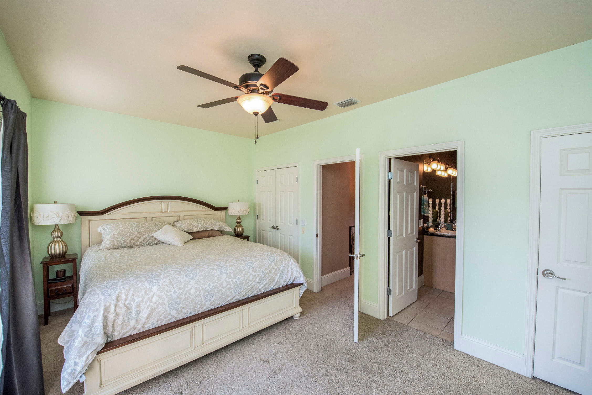 MAGNOLIA BEACH - Residential