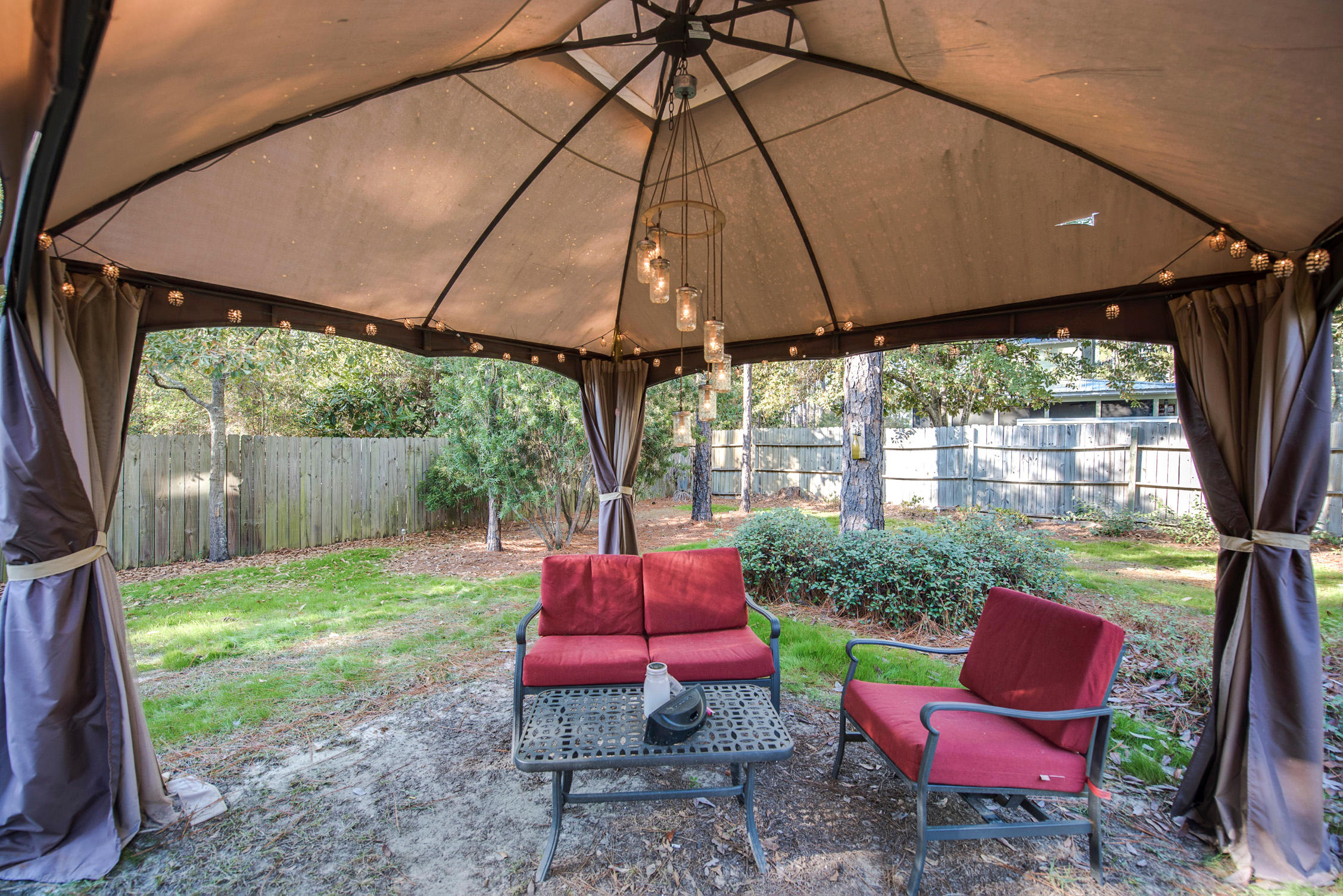 MAGNOLIA BEACH - Residential