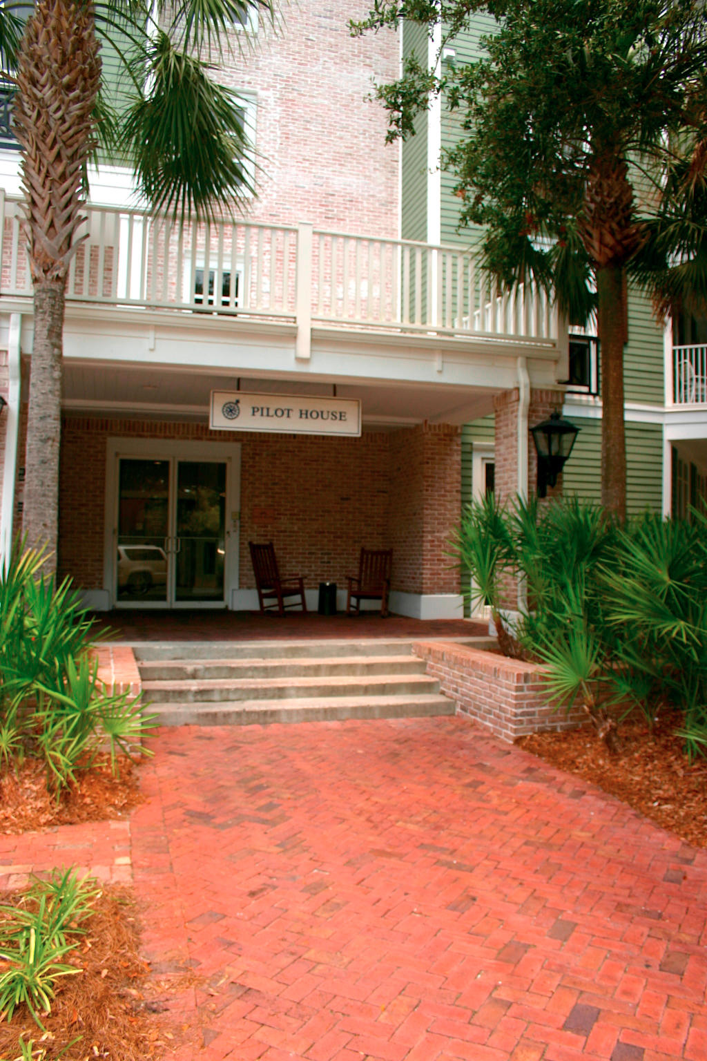 PILOT HOUSE - Residential