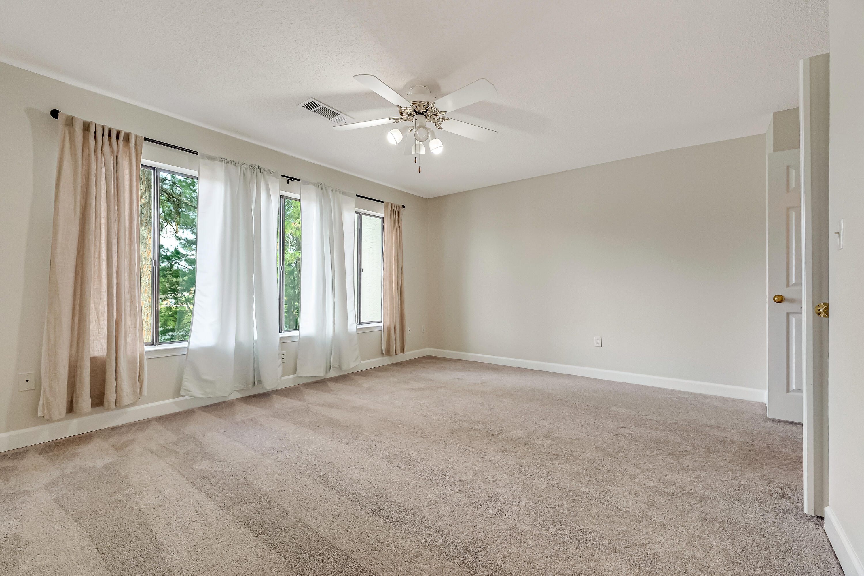 LAKESIDE CONDO AT BLUEWATER BAY - Residential Lease