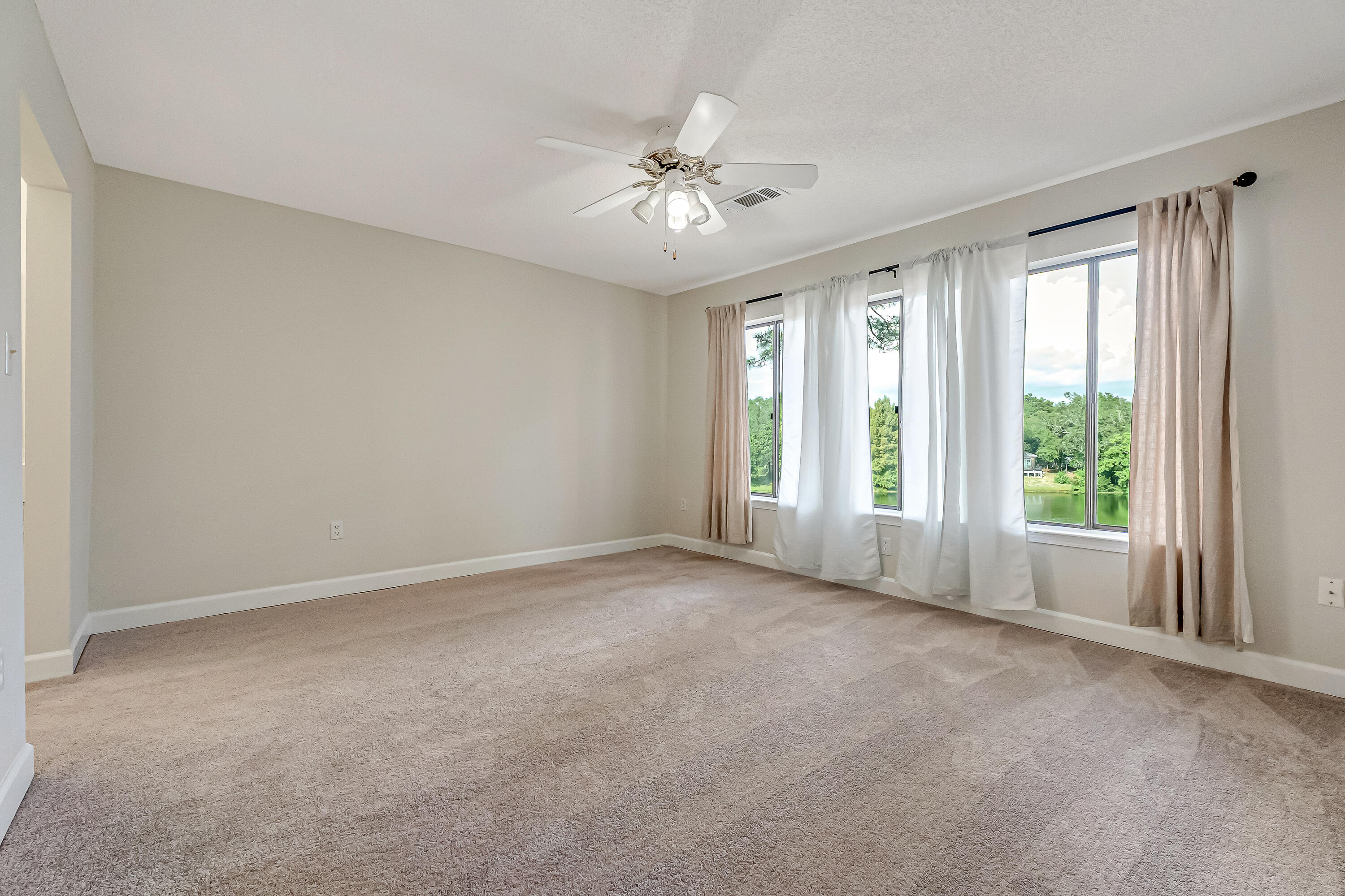 LAKESIDE CONDO AT BLUEWATER BAY - Residential Lease