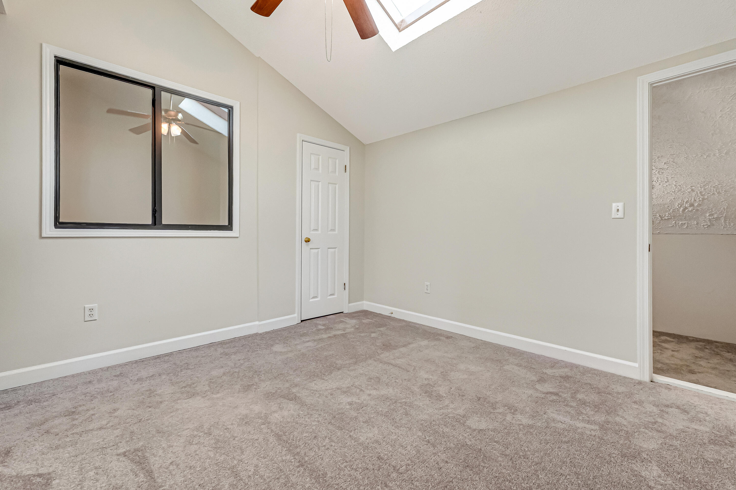 LAKESIDE CONDO AT BLUEWATER BAY - Residential Lease