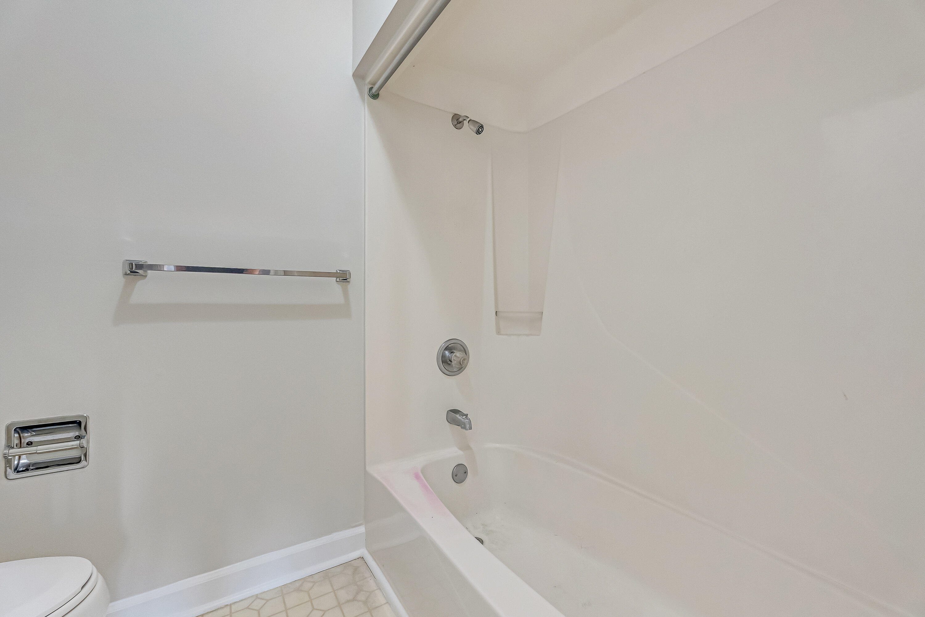 LAKESIDE CONDO AT BLUEWATER BAY - Residential Lease