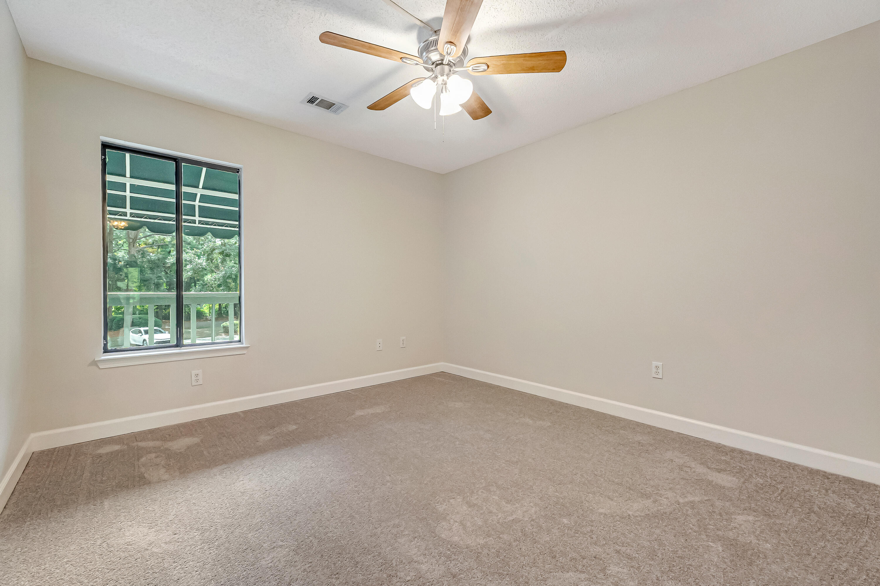LAKESIDE CONDO AT BLUEWATER BAY - Residential Lease