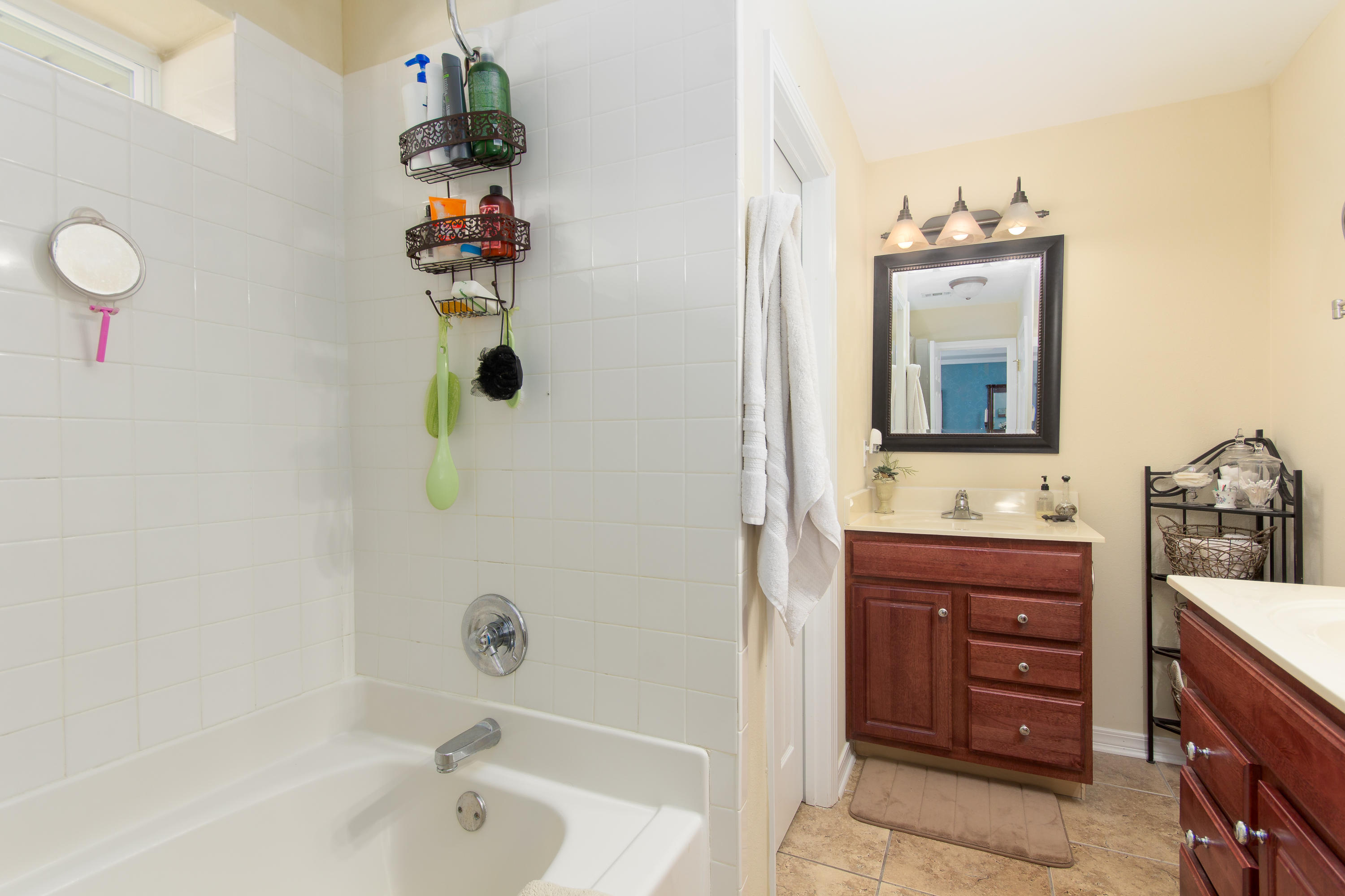 HOLLEY BY THE SEA - Residential