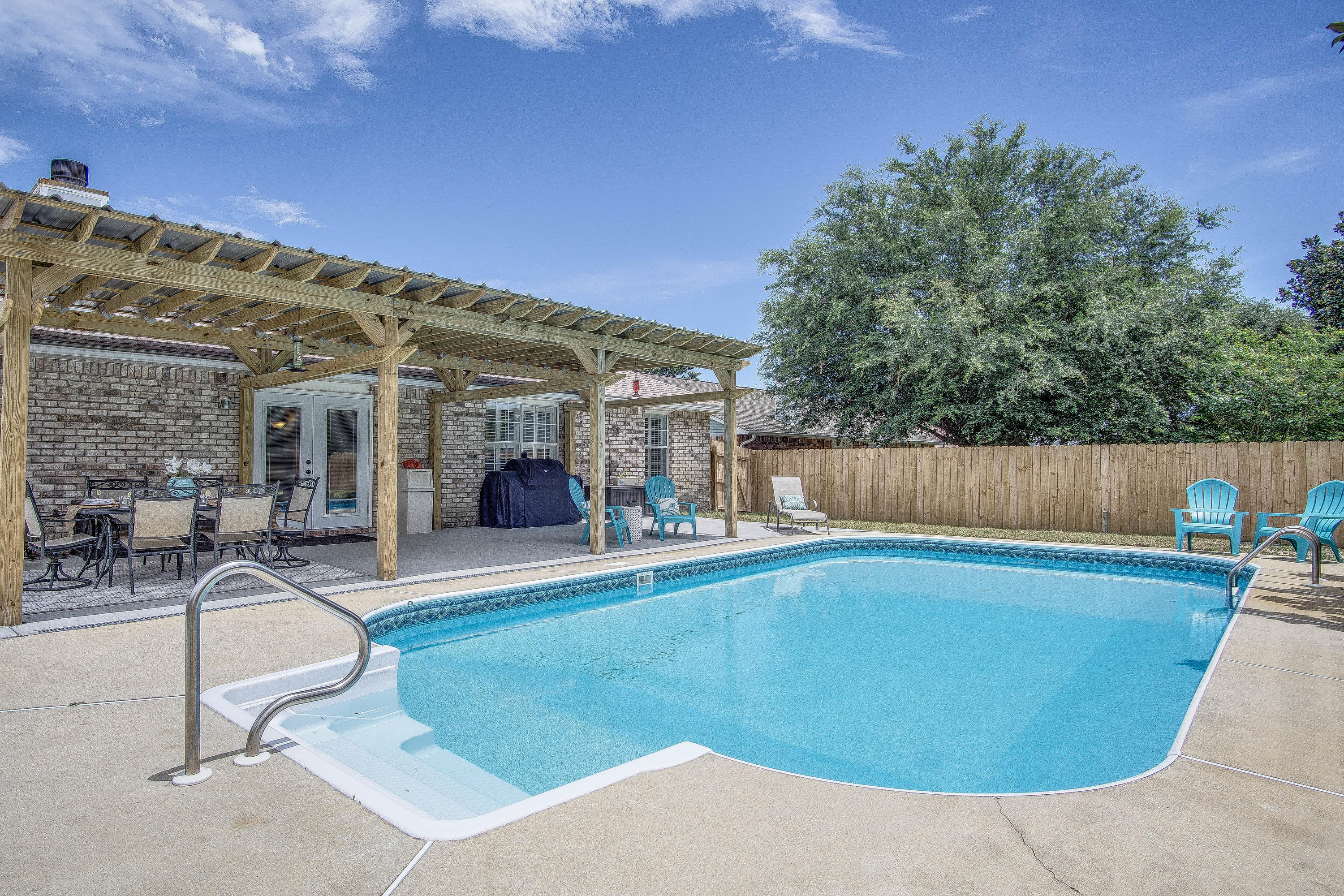 LEGEND COVE - Residential