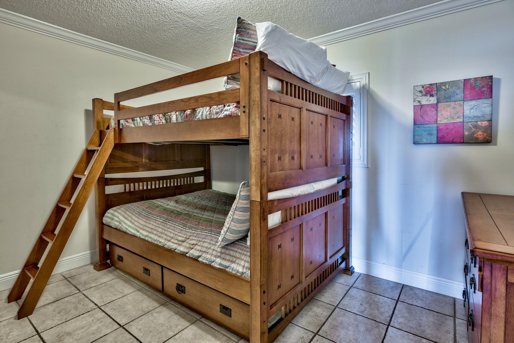 HUNTINGTON BY THE SEA CONDO - Residential