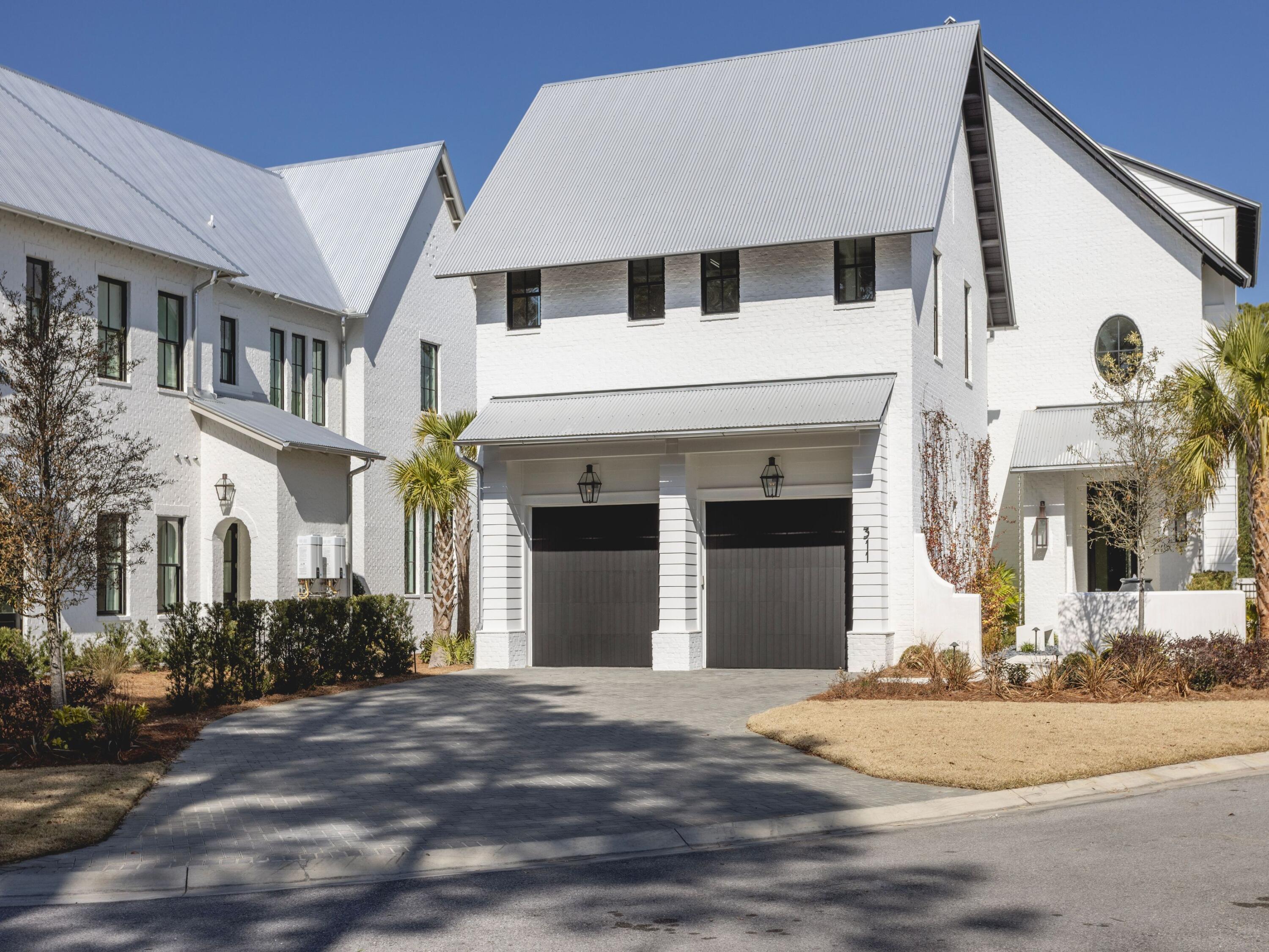 CHURCHILL OAKS - Residential