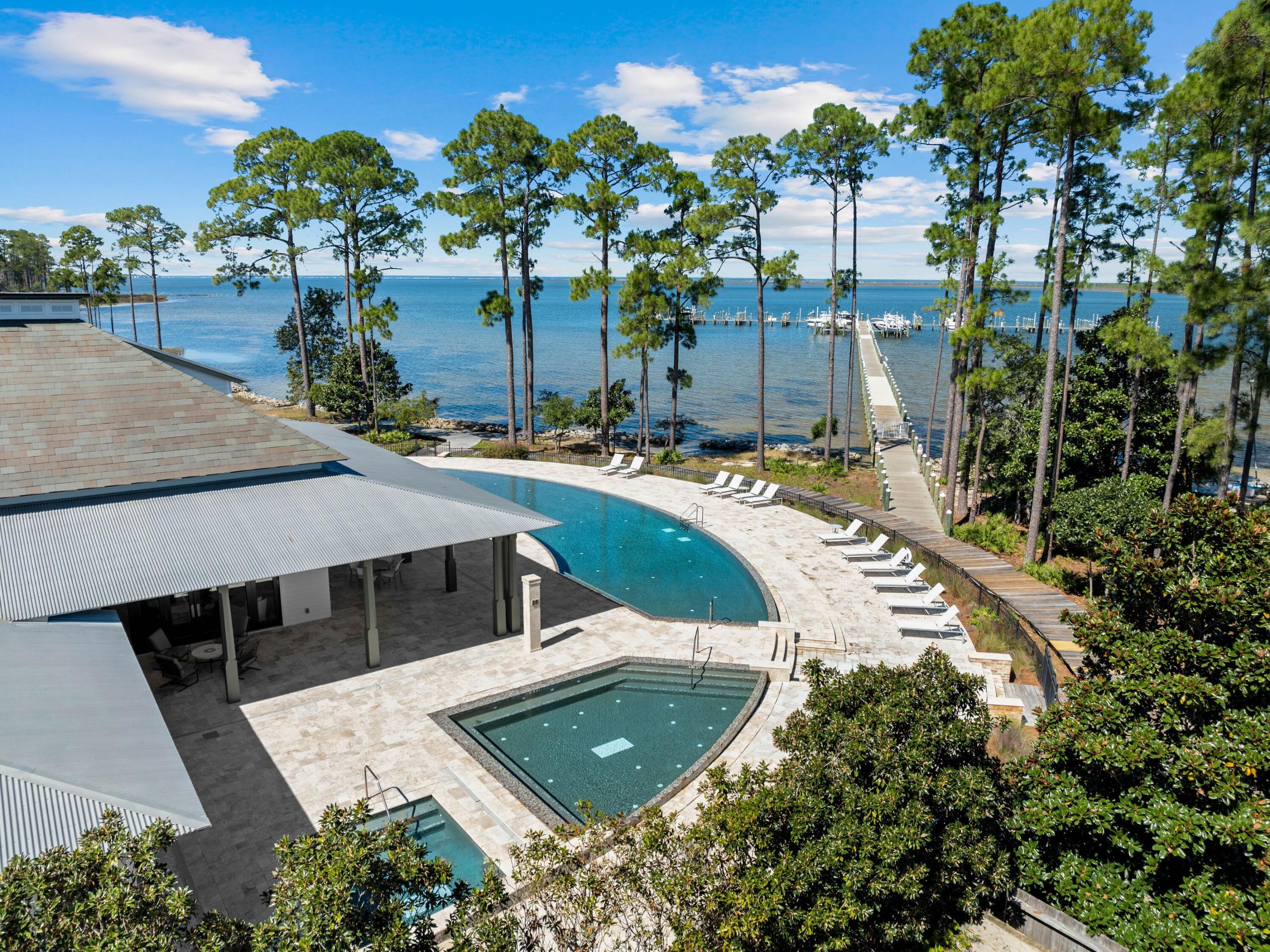 CHURCHILL OAKS - Residential