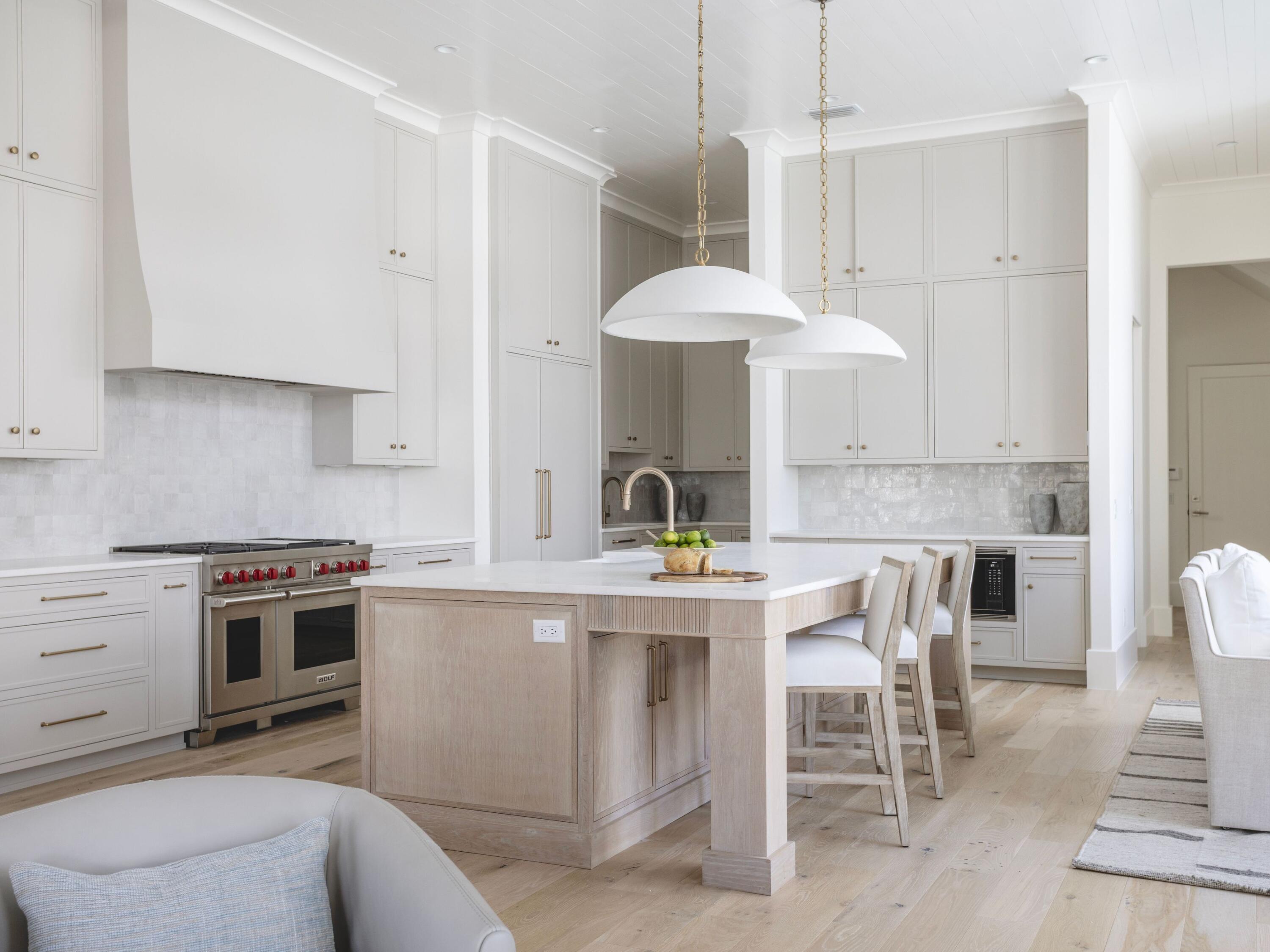 CHURCHILL OAKS - Residential