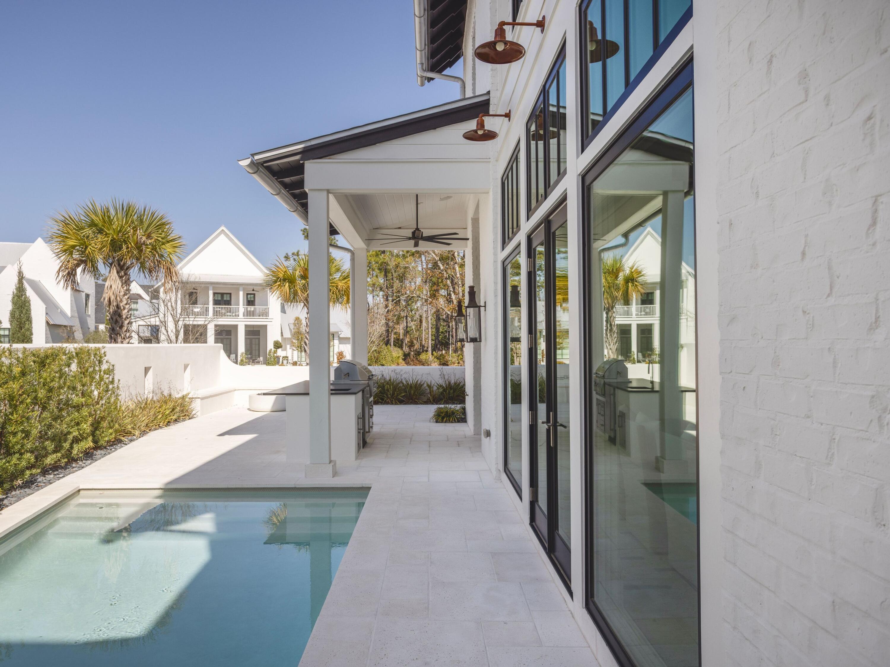 CHURCHILL OAKS - Residential