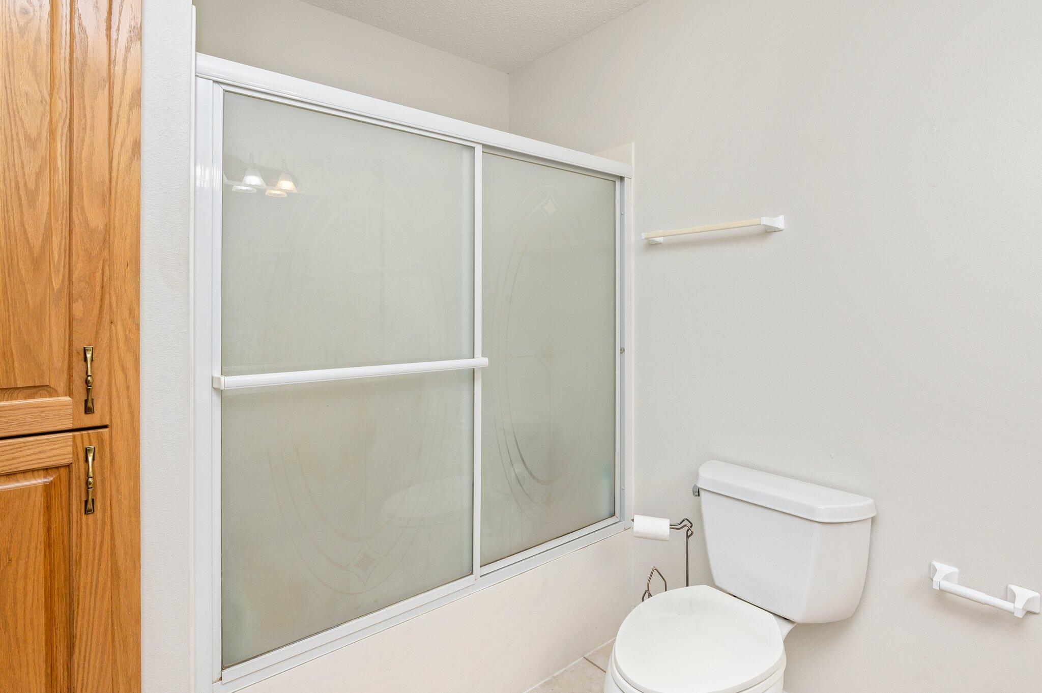 COM SE COR OF SW1/4 OF SE1/4 W1134.95 FT N425.73 FT TO POB N252.25 FT W172.55 FT S 252.25 FT - Residential